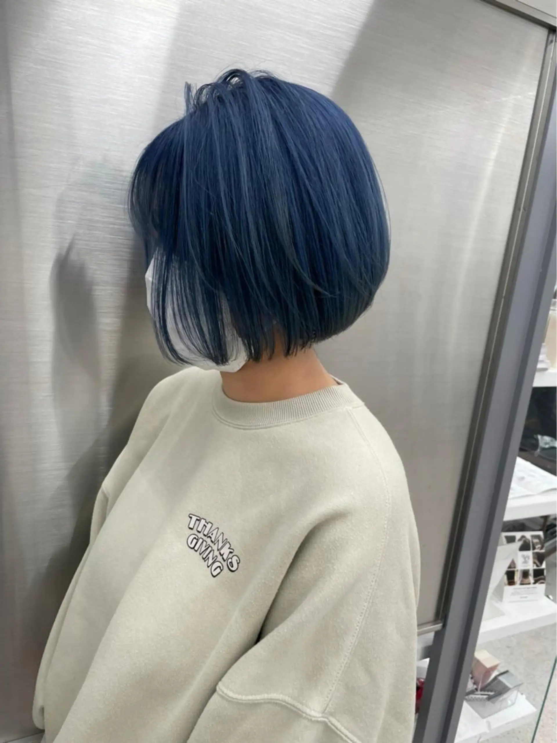 ミディアム カラー ヘアアレンジ 切りっぱなしボブ ベージュカラー ハイトーンカラー インナーカラー ピンクカラー 🌿ブリーチ/髪質 改善/🌿‬JINのヘアスタイル