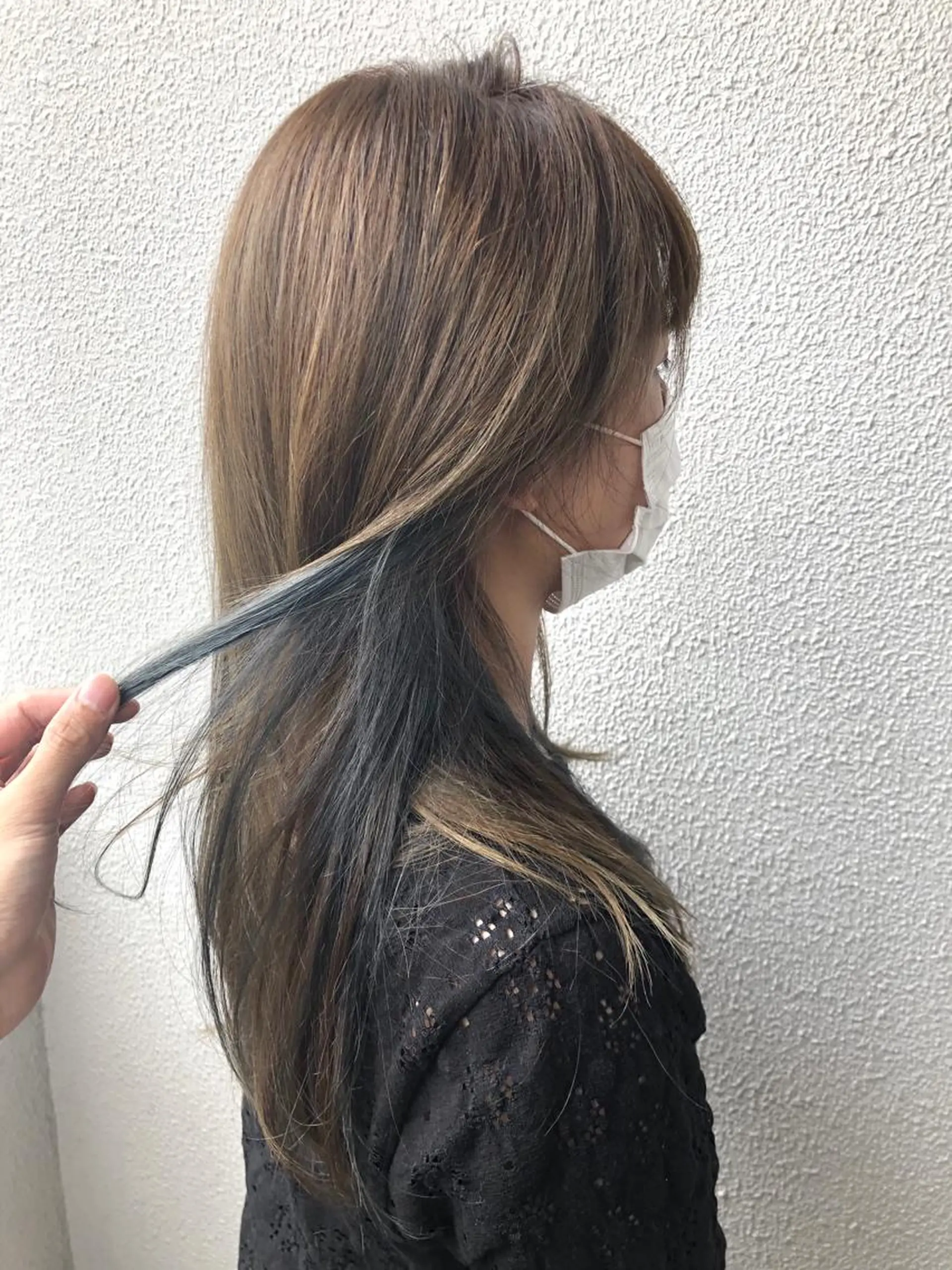 セミロング カラー ブリーチ ブルーカラー インナーカラー ヘアカラー トリートメント 門田 恭弥のヘアスタイル