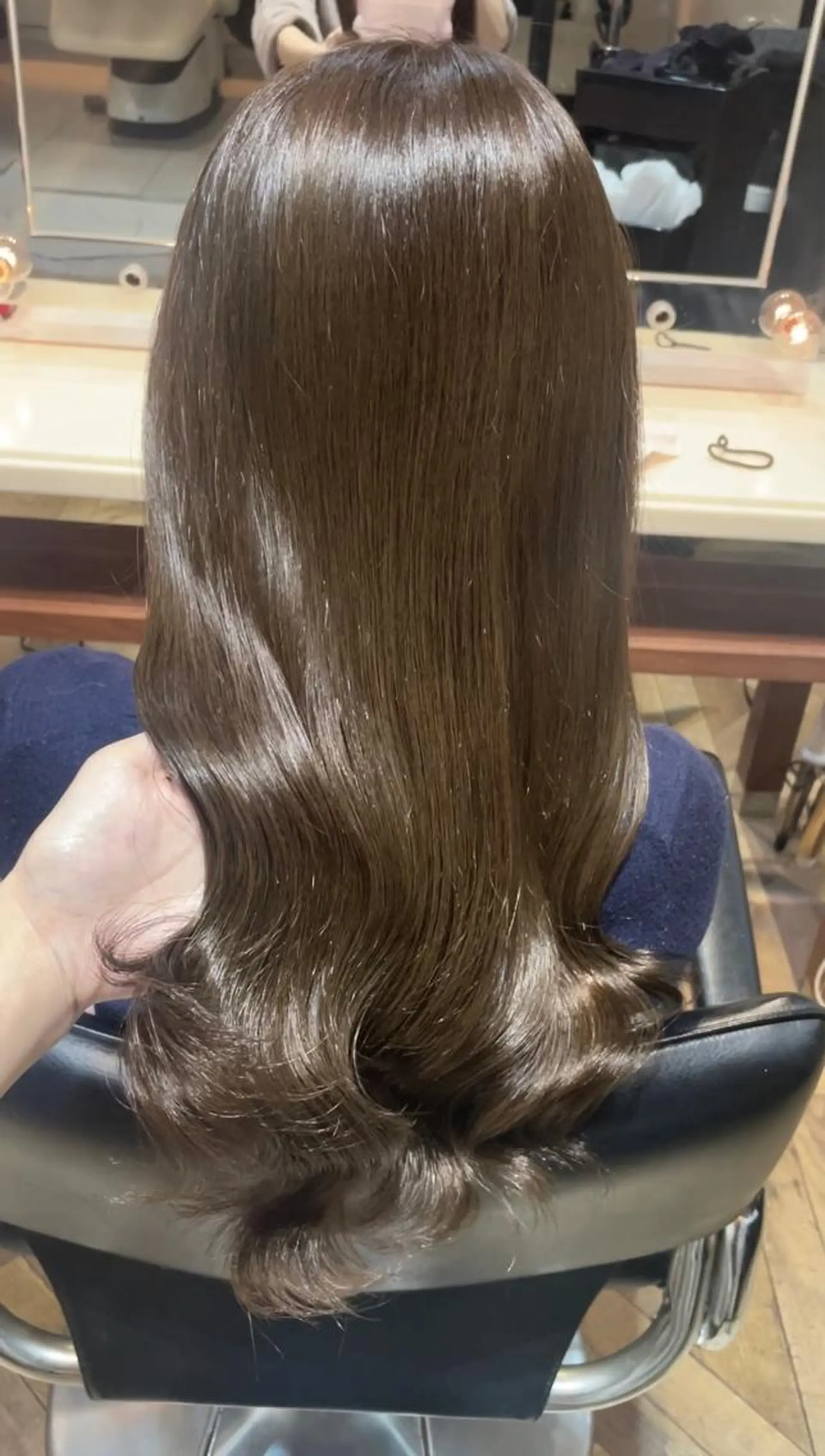 ロング カラー パーマ ベージュカラー ブリーチ 透明感カラー ブリーチなしカラー カット ヘアカラー トリートメント BEBE所属・ブリーチなし 透明感カラーKANAのヘアスタイル
