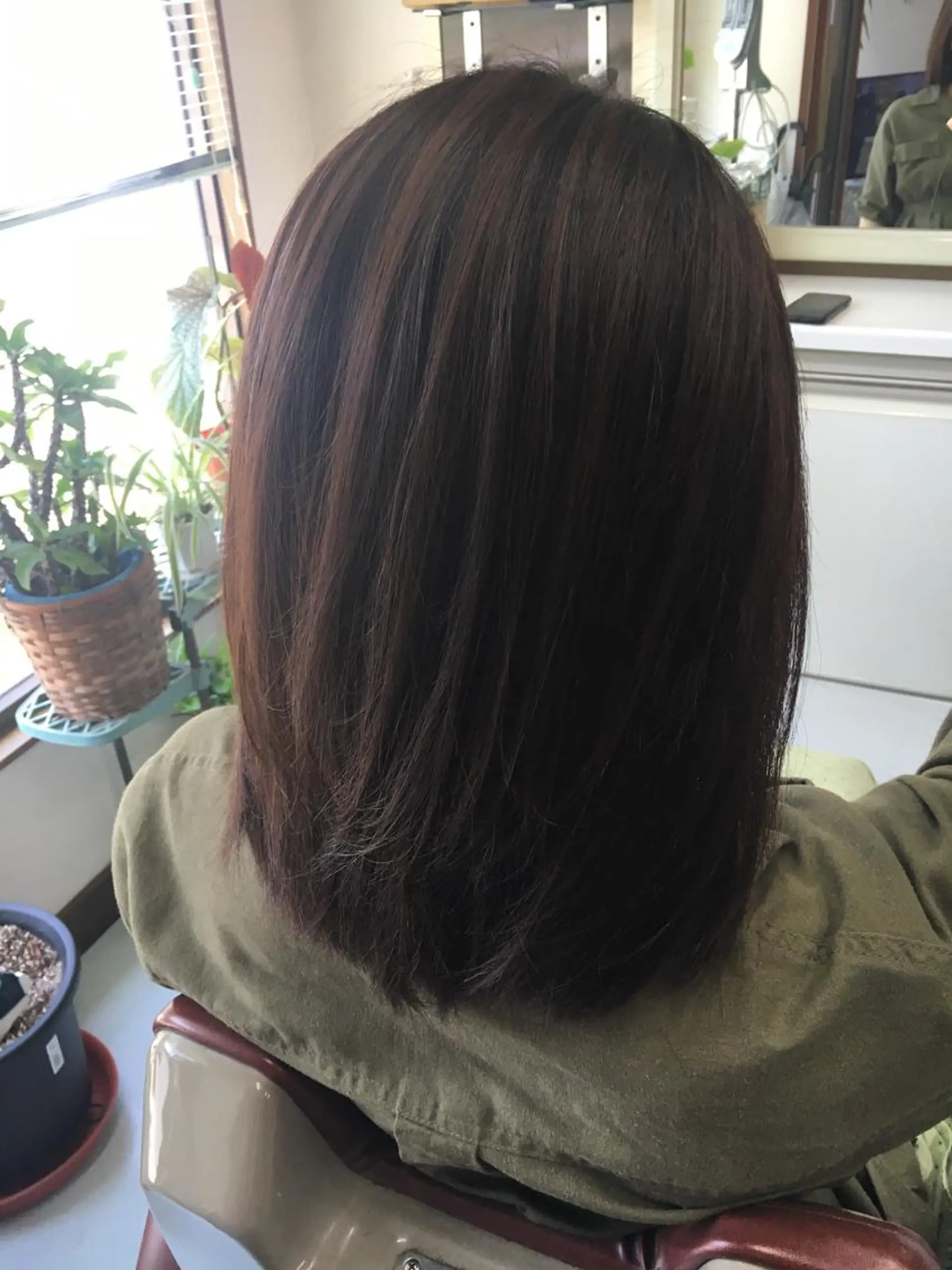 ミディアム カラー 透明感カラー ストウ ナナエのヘアスタイル