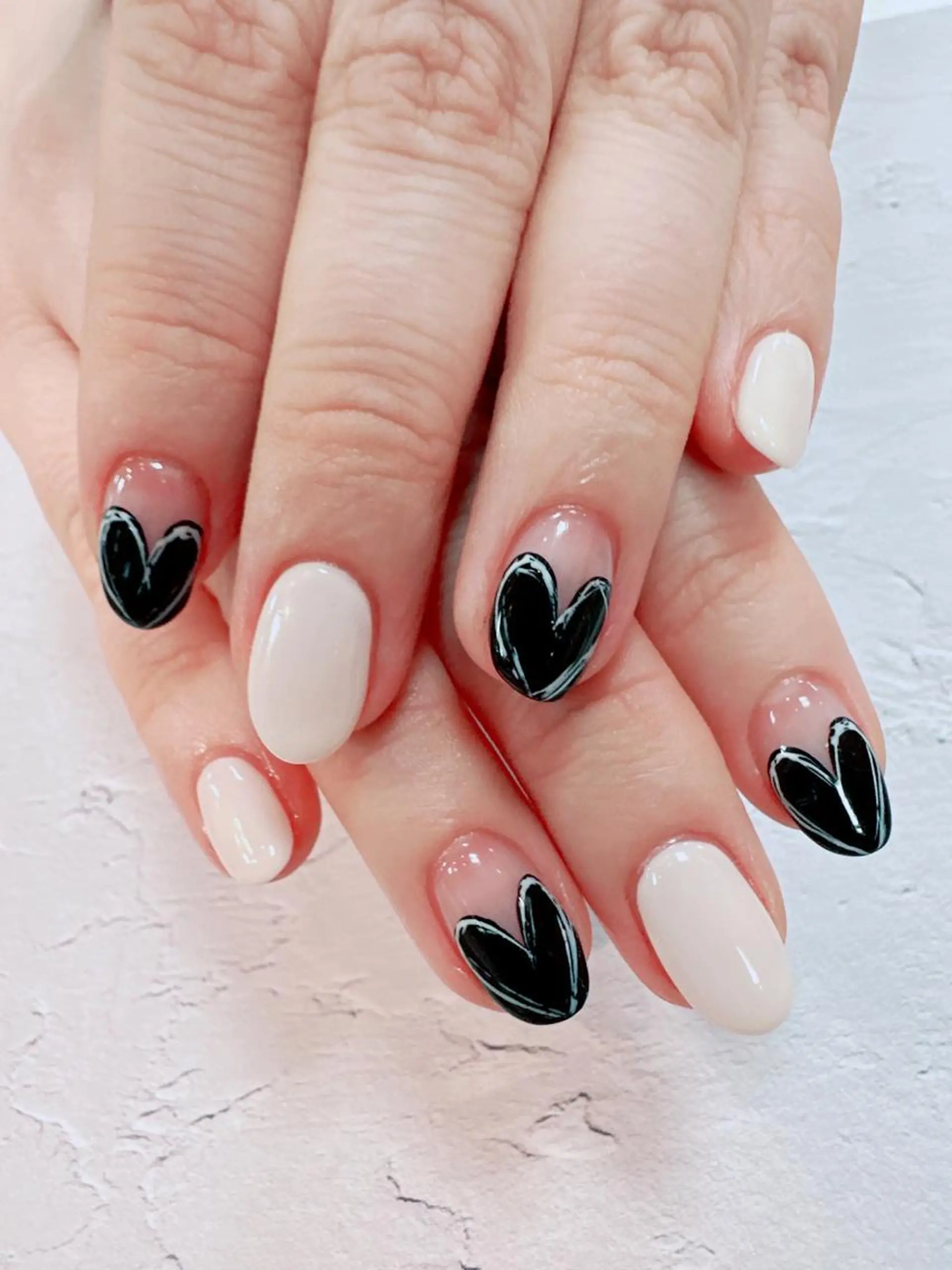 ネイル フレンチネイル ハート ハンドネイル nailist SATO【銀座】のネイルデザイン