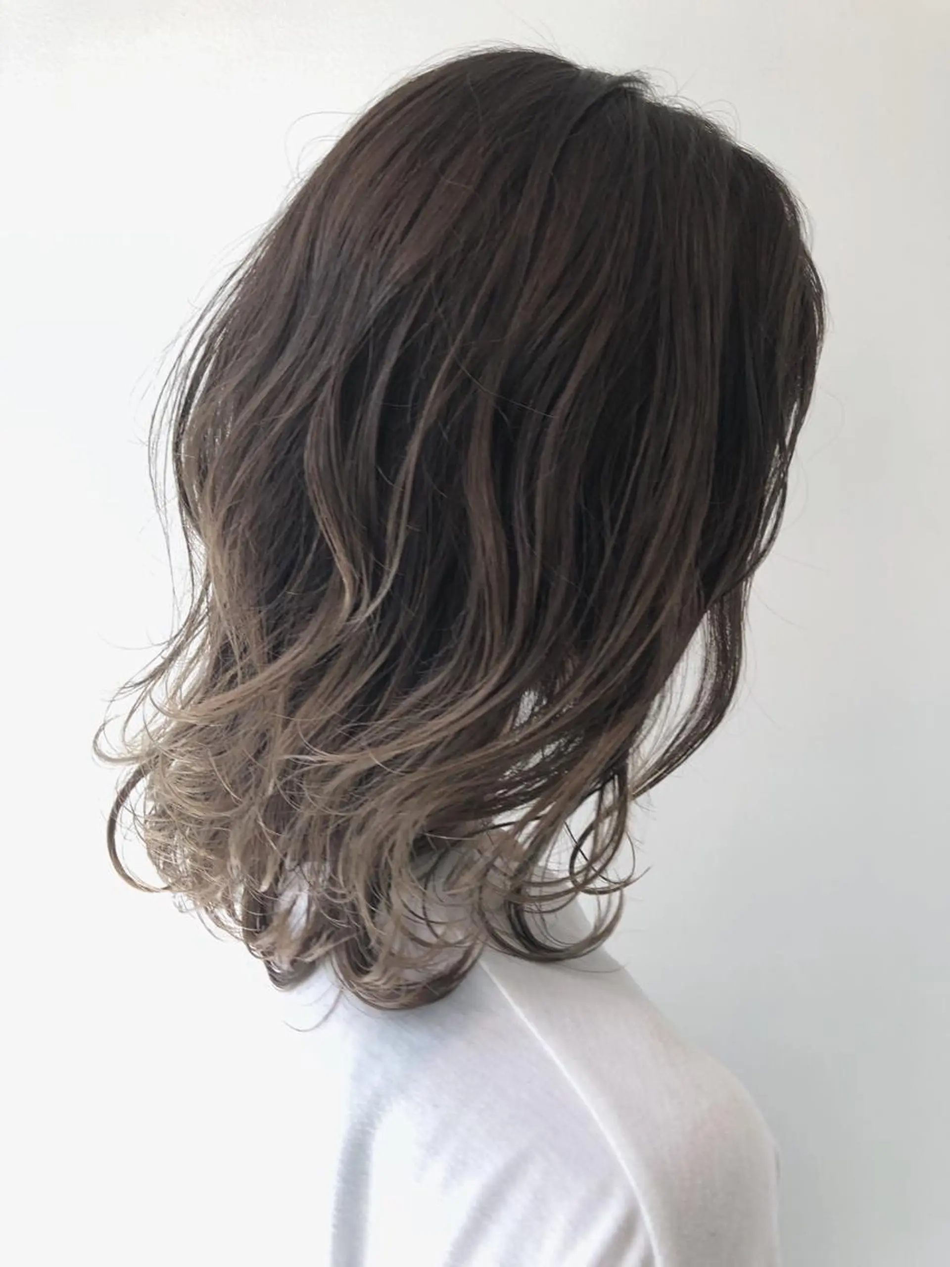 ミディアム カラー パーマ ヘアアレンジ グラデーションカラー グレージュ Mira by greenのヘアスタイル