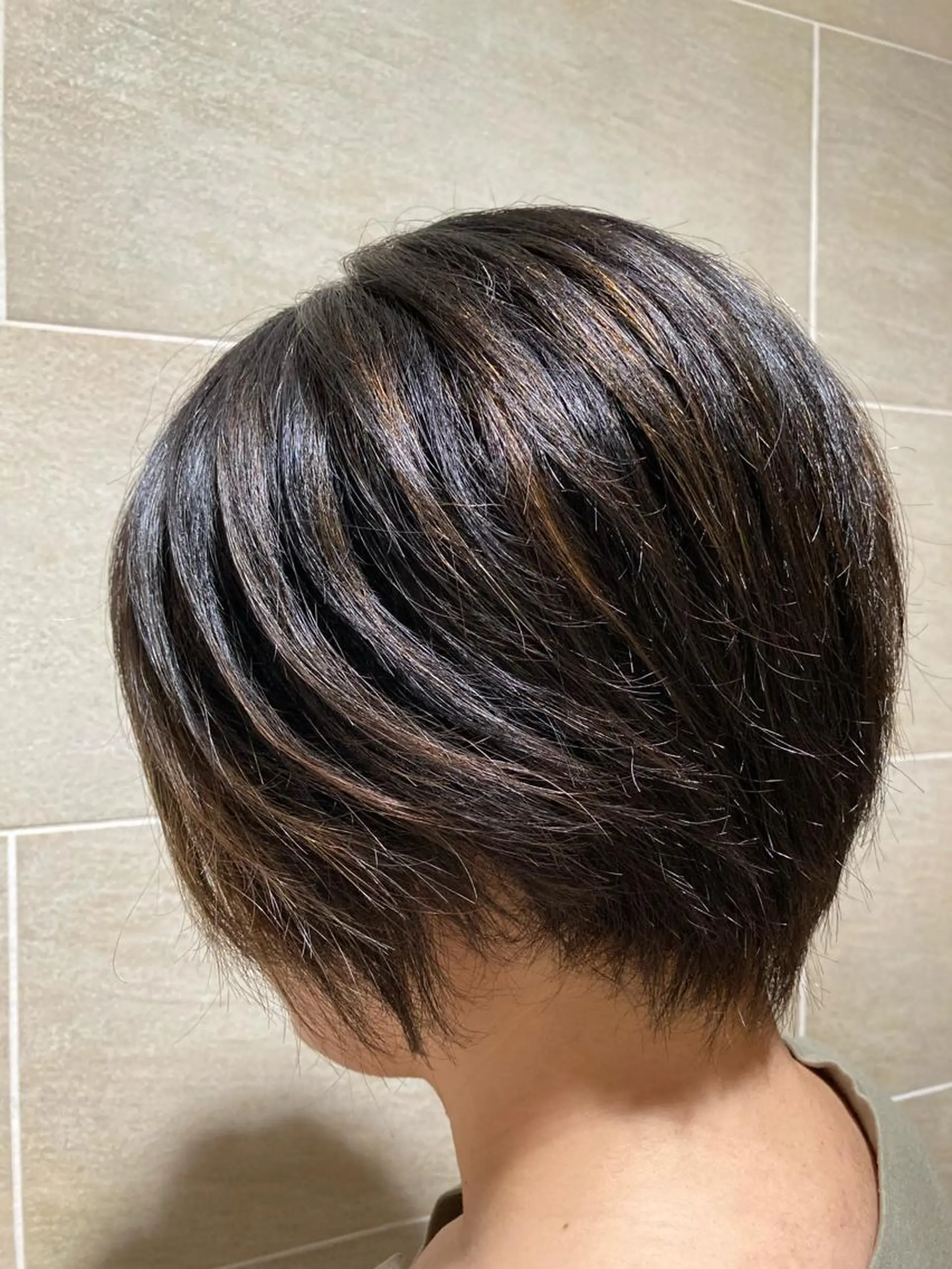 ショート カラー ブリーチ ハイライトカラー ハイライト 宮原 佳苗のヘアスタイル
