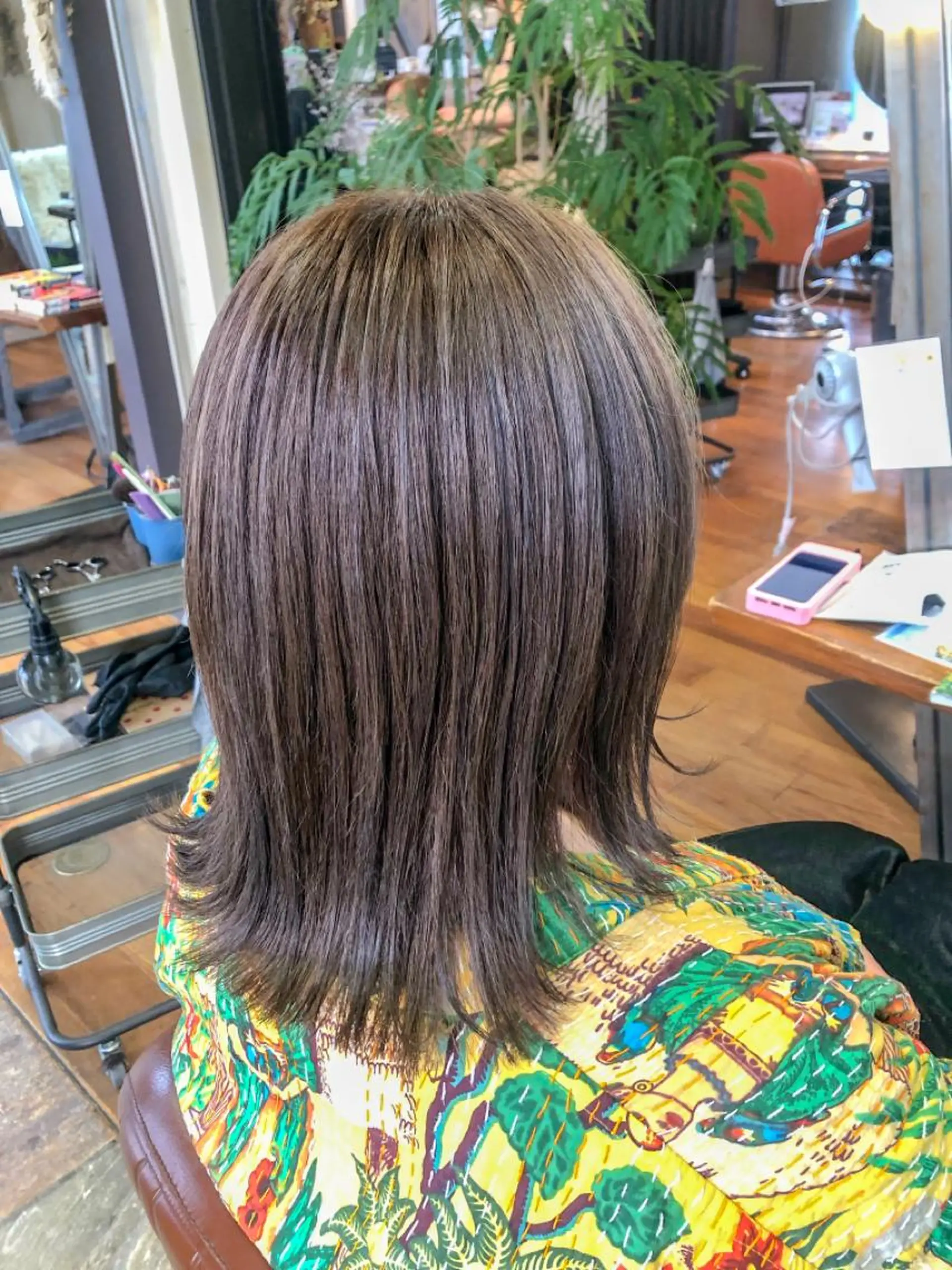 セミロング カラー ベージュカラー ハイライトカラー ハイライト ヘアカラー NAGON STYLE  MICI所属・佐藤 美聡のヘアスタイル
