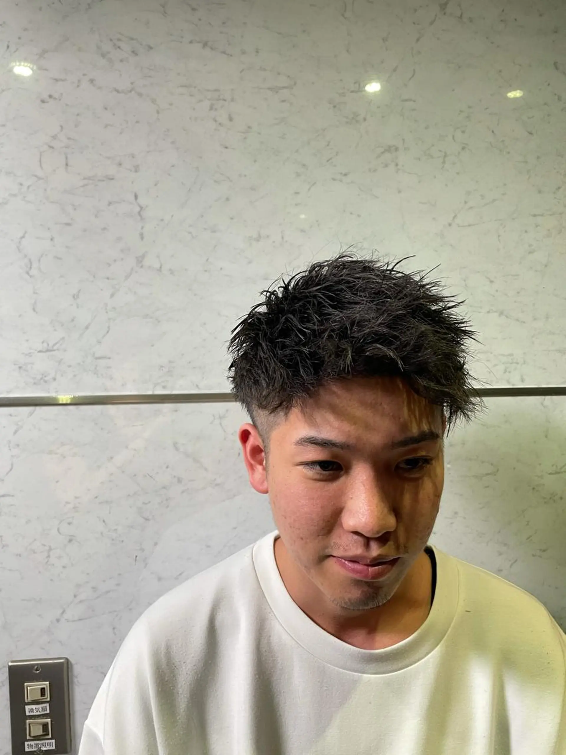 ショート パーマ メンズ メンズパーマ メンズツイストパーマ ツイストパーマ カット指名No1漆原 聡のヘアスタイル