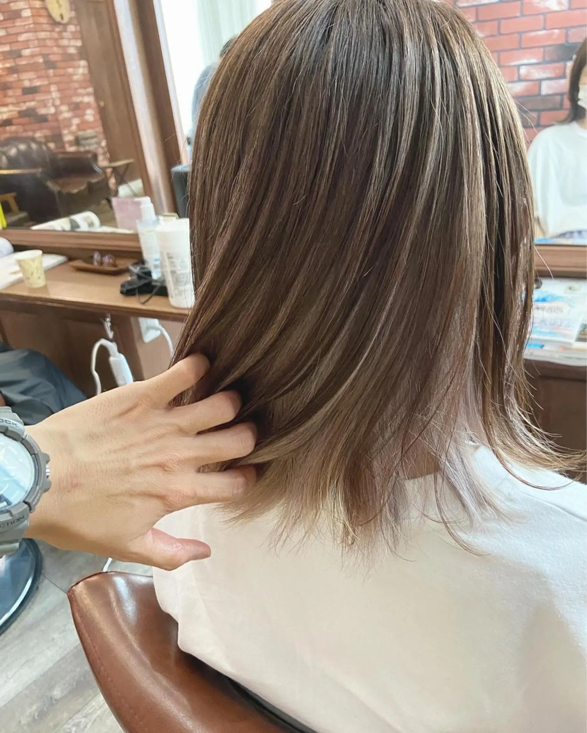 カラー ロイヤルスイート所属・眞壁 華子のヘアスタイル