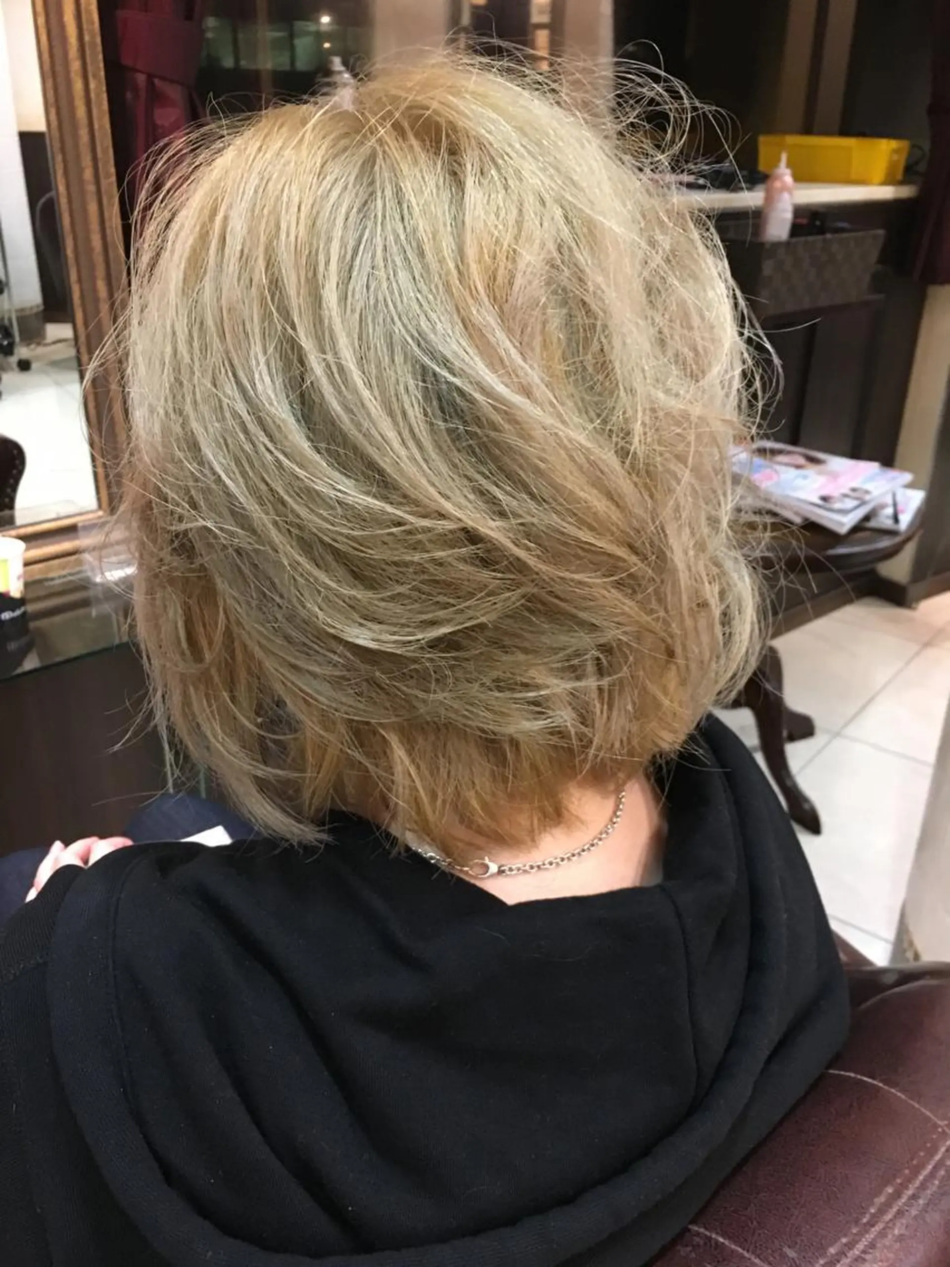 ショート カラー エフェクトブリーチ エクステhiroのヘアスタイル