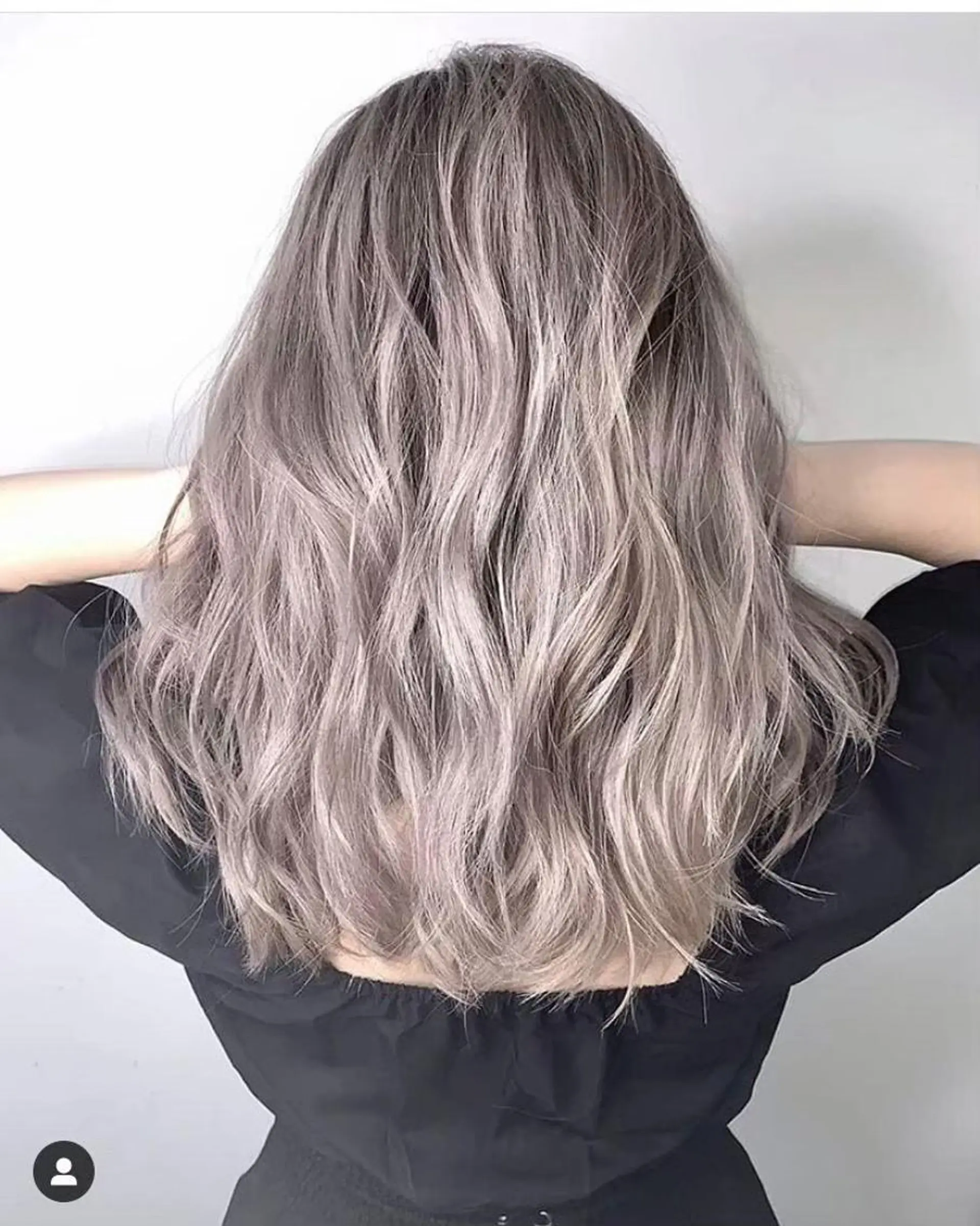 ミディアム カラー パーマ ヘアアレンジ マツエク・マツパ ネイル アイブロウ ショートボブ ミディアムパーマ バレイヤージュ ブリーチ ケアブリーチ カラー特化サロン大阪 ルービック江坂/新城のヘアスタイル