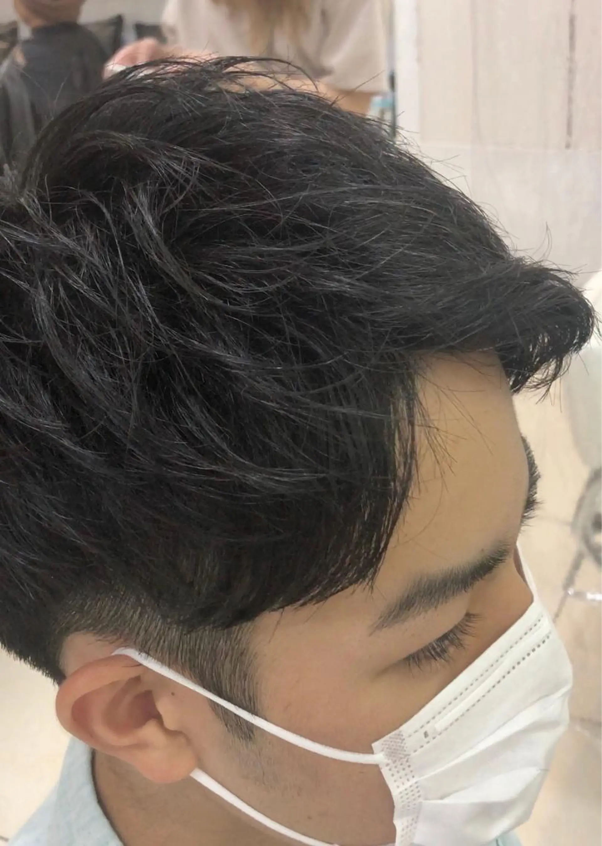 ショート メンズ アップバング くせ毛 ショートヘア カルマ・ニュアンス パーマ　須田龍世のヘアスタイル