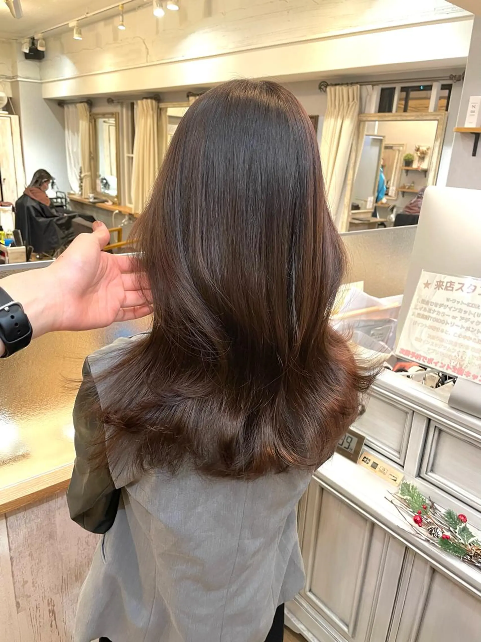 セミロング カラー カット ヘアカラー トリートメント layercut✂️ 韓国ヘア/髪質改善のヘアスタイル