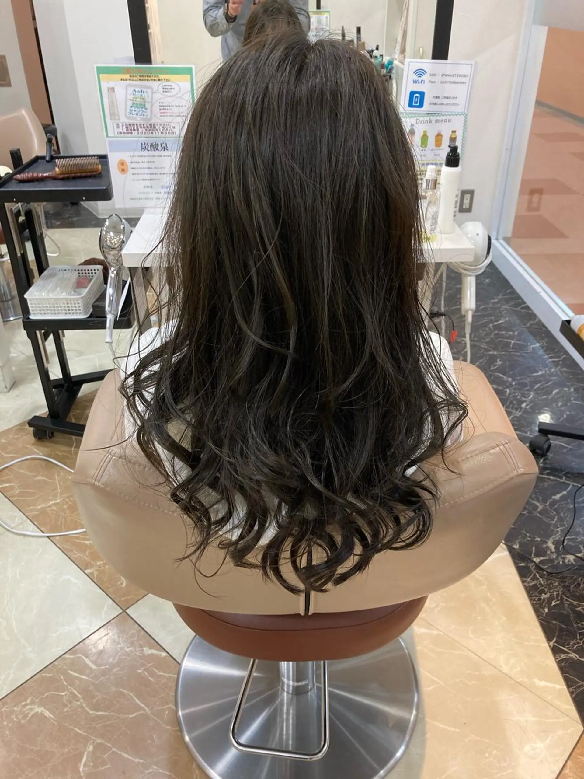 ロング カット ヘアカラー 阪口 雄佑のヘアスタイル