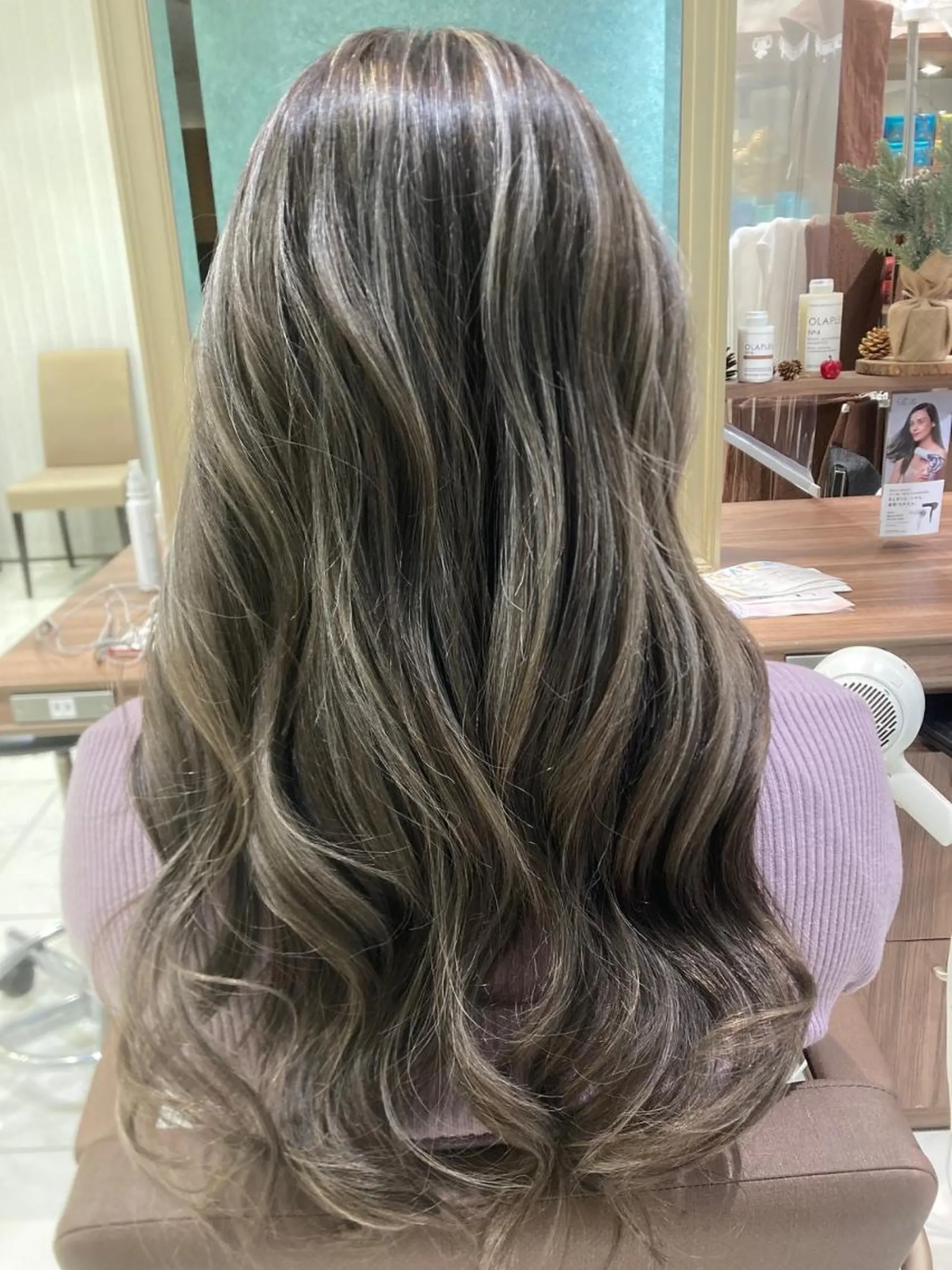 ロング カラー 齊藤 久恵のヘアスタイル