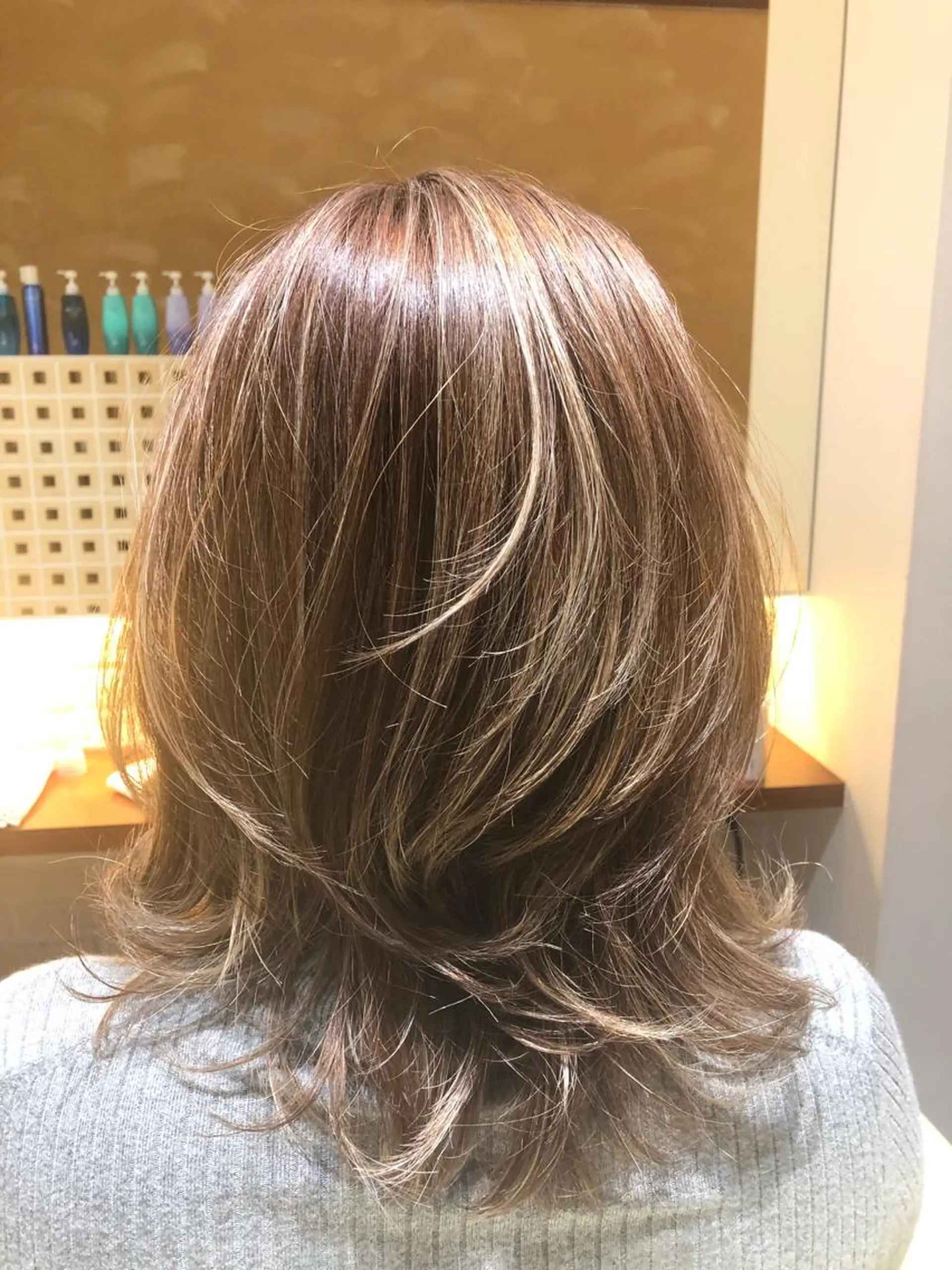 ミディアム カラー バレイヤージュ レイヤーカット CoCooN satoshiのヘアスタイル