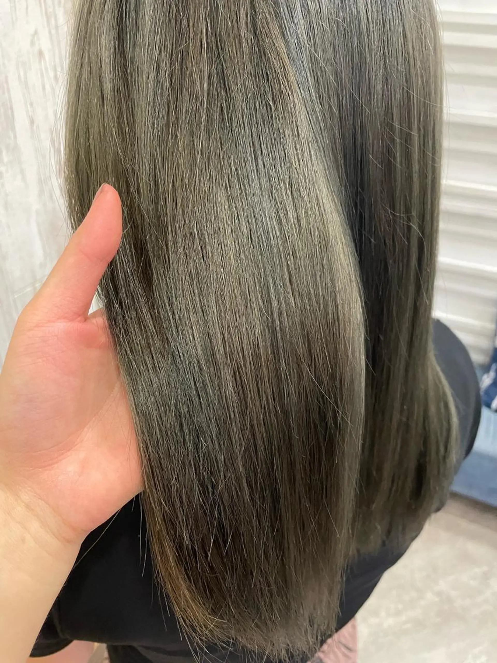 カラー ブリーチ オリーブグレー カット ヘッドスパ 前田リサコ🌹 ✨艶髪職人のヘアスタイル