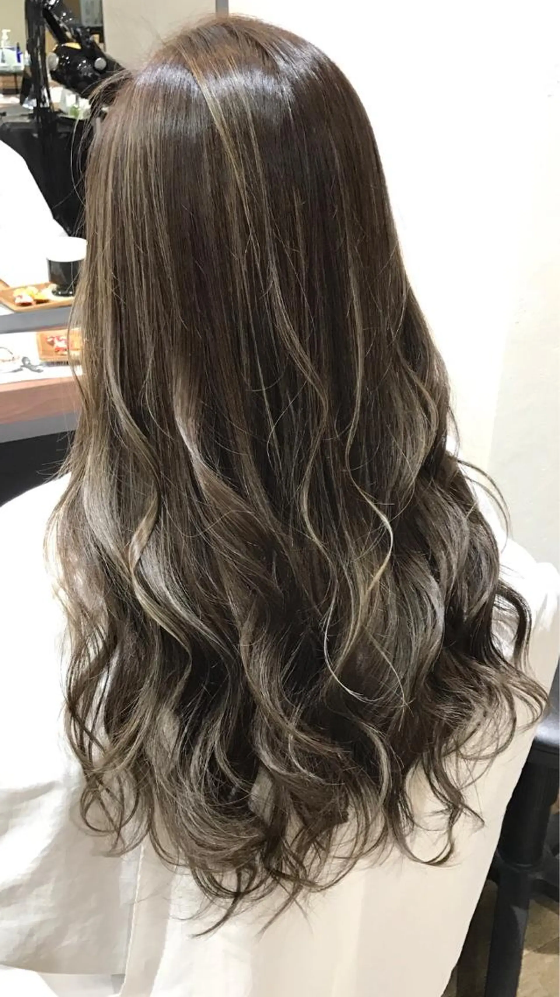 ロング 外国人風カラー ハイライト Dolce　梅田所属・城領 直輝のヘアスタイル