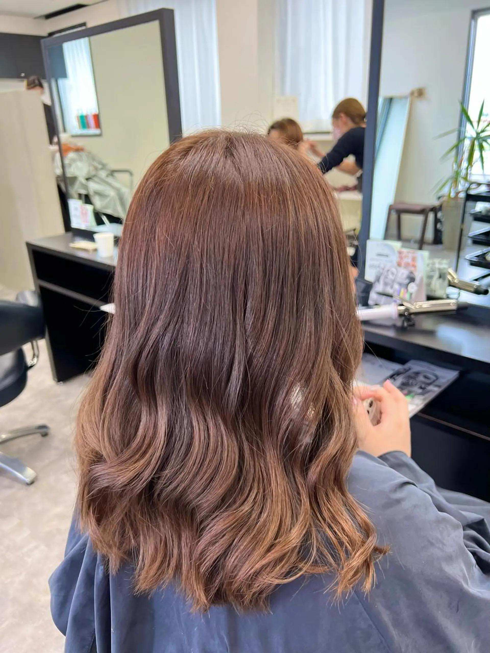 セミロング カラー ベージュカラー ブラウンカラー ブラウンベージュ LOBY所属・LOBY トモヤのヘアスタイル