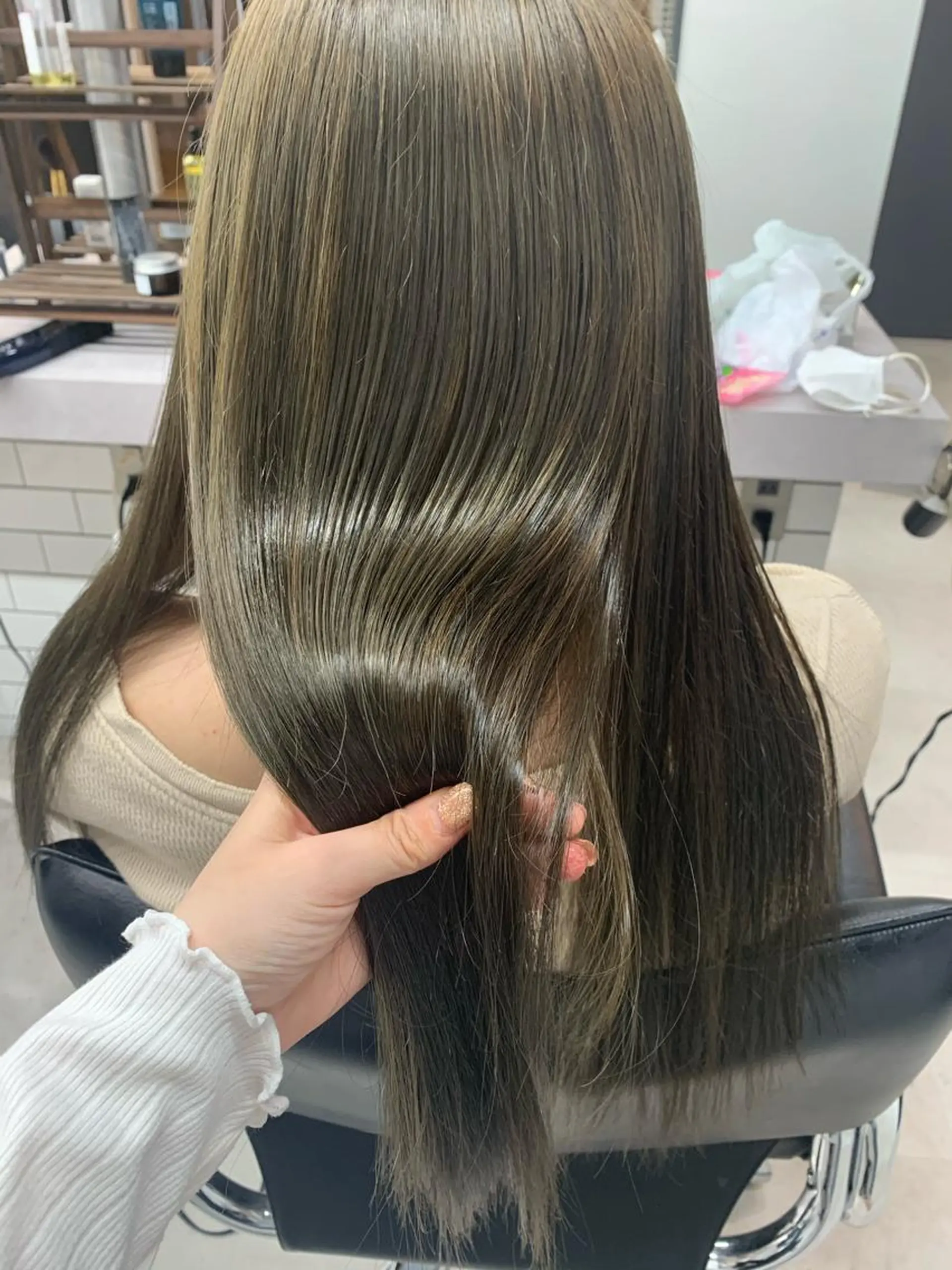 ロング カラー パーマ ヘアカラー トリートメント 中井 一葉のヘアスタイル