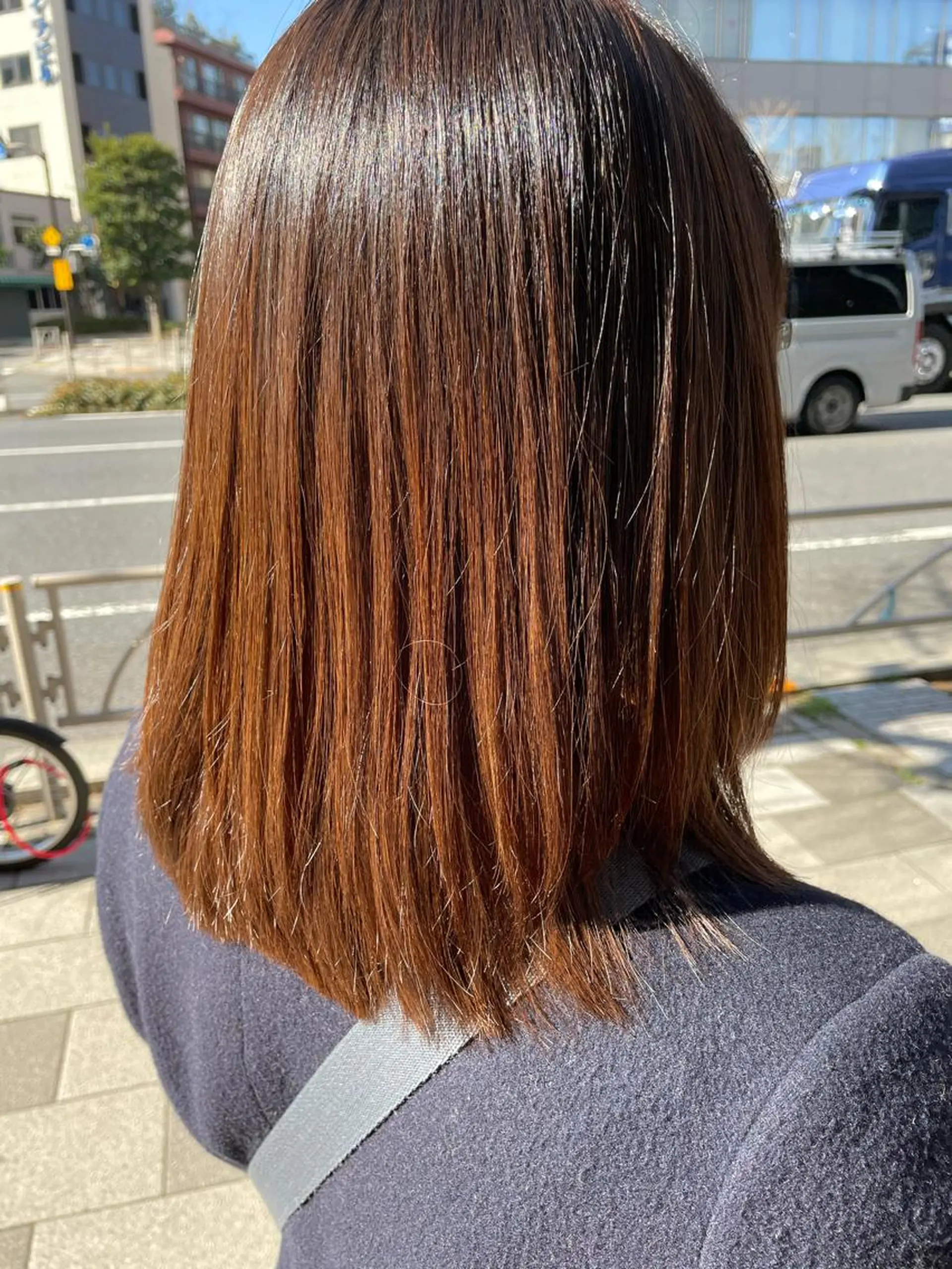 ミディアム カラー アートディレクター 尾内 友美のヘアスタイル