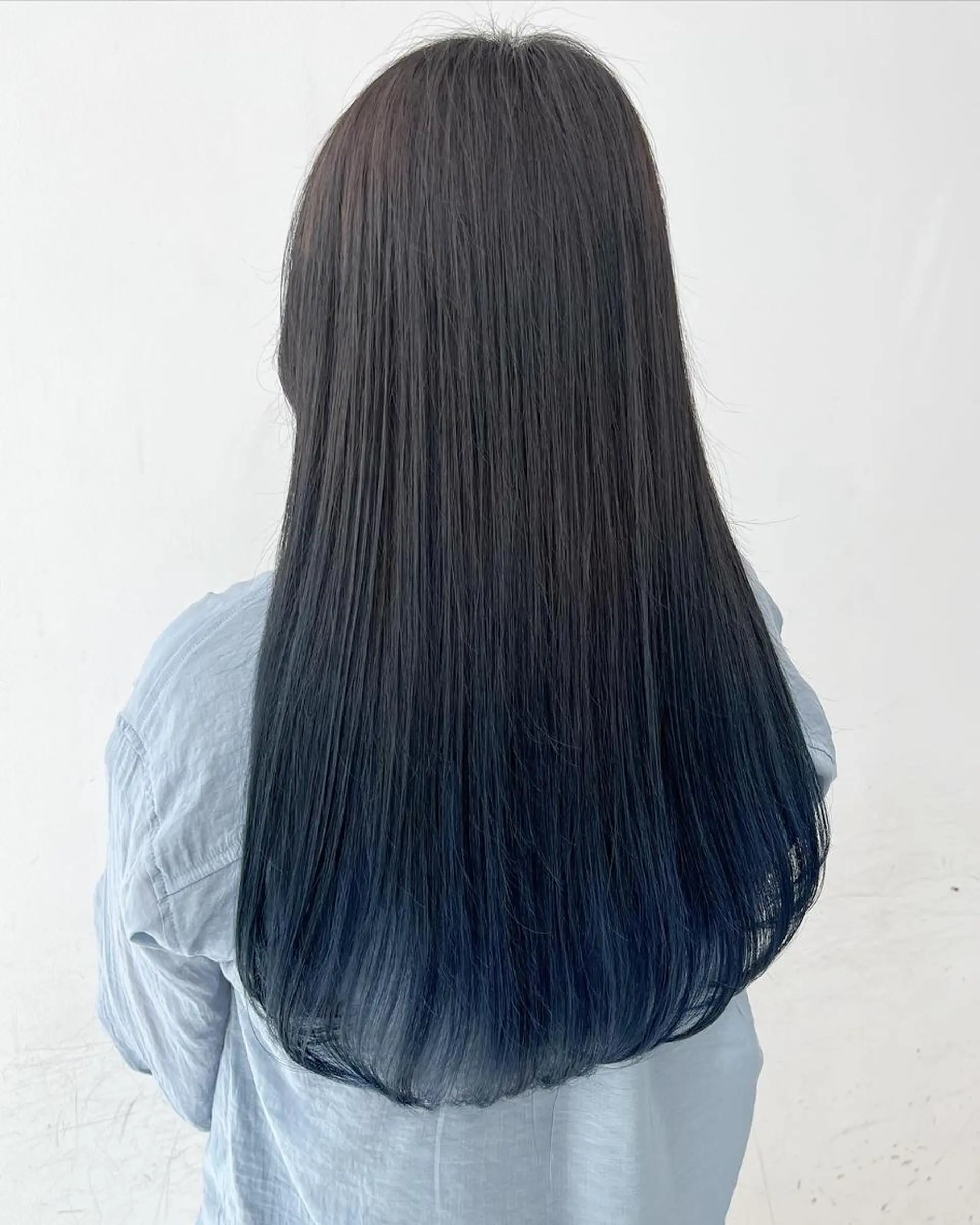 カラー ロング アディクシーカラー アッシュ ブルーカラー ダークアッシュ グレージュ 【公式】amble luxe池袋東口♻️のヘアスタイル