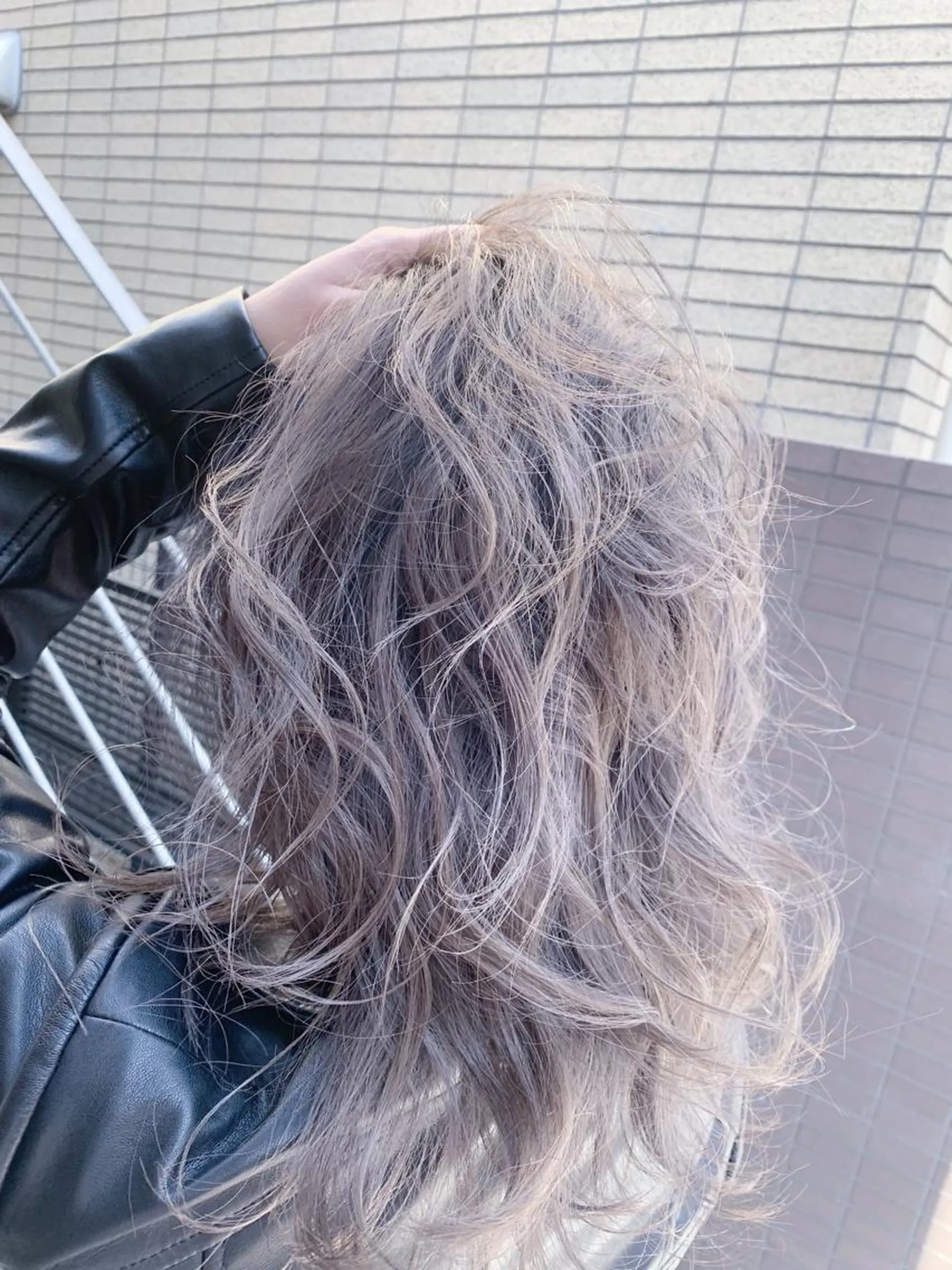ミディアム カラー シルバー ヘアカラー トリートメント DUMBO所属・【完全マンツー 恵比寿】佐藤 翔のヘアスタイル