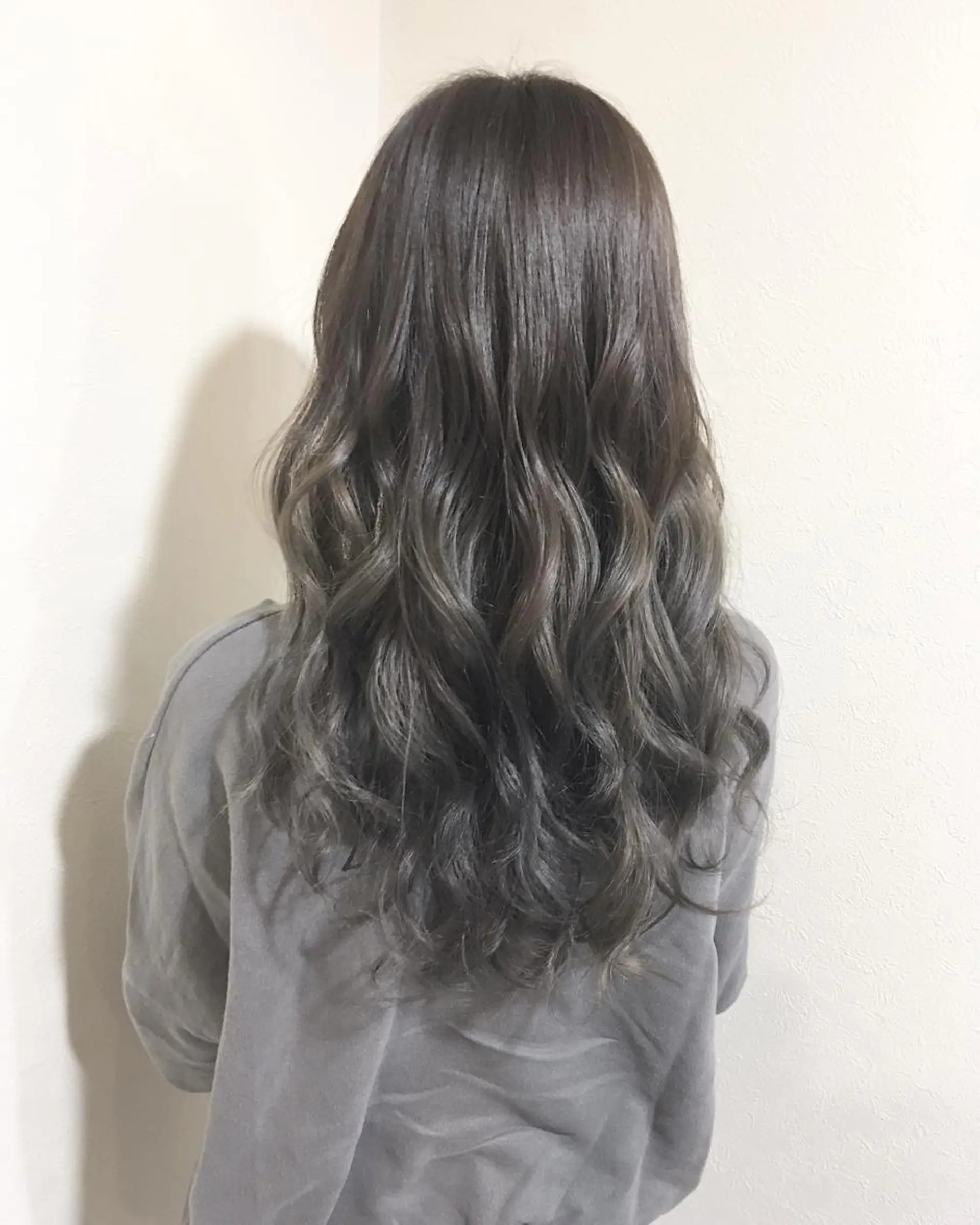 セミロング ヤマグチ ヒカルのヘアスタイル