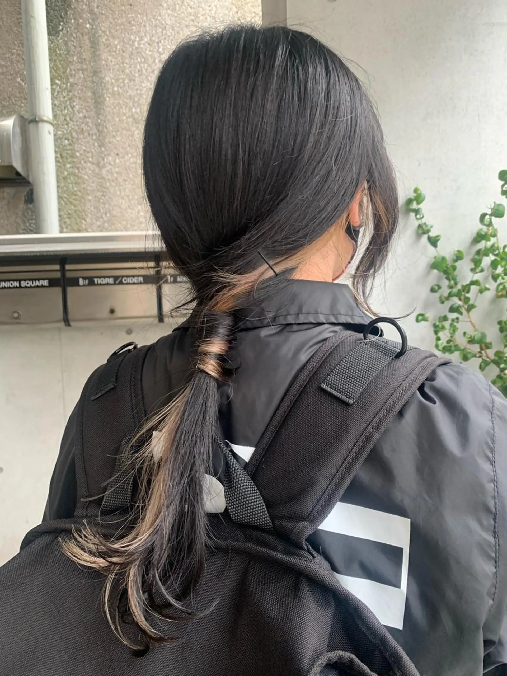 ロング ヘアアレンジ NERO 眞下秋歩のヘアスタイル