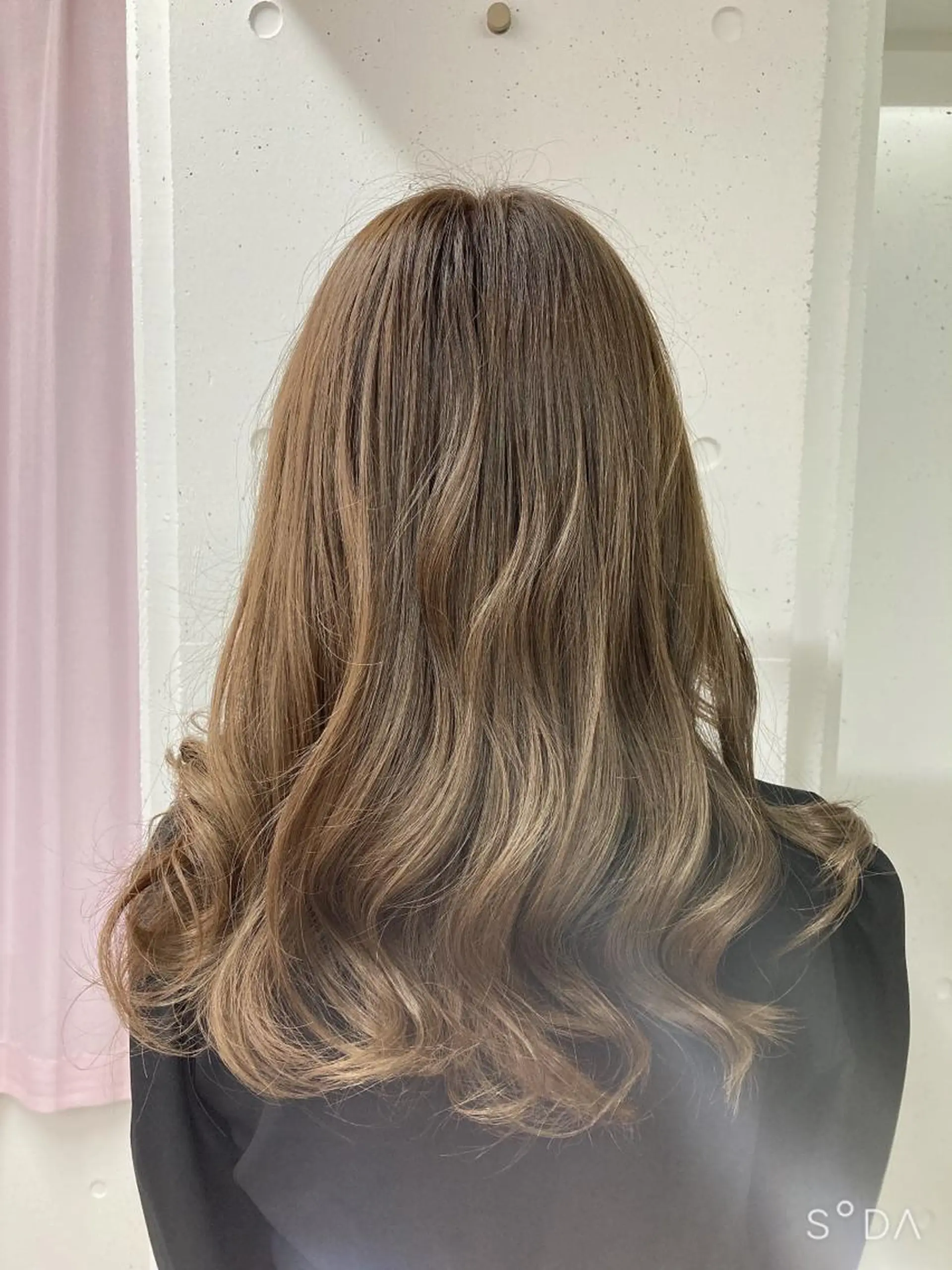 ロング カラー ベージュカラー ヘアカラー トリートメント ミルミー美容室所属・🦄💒💓齎藤 七海子🦄💒💓のマツエク・マツパデザイン