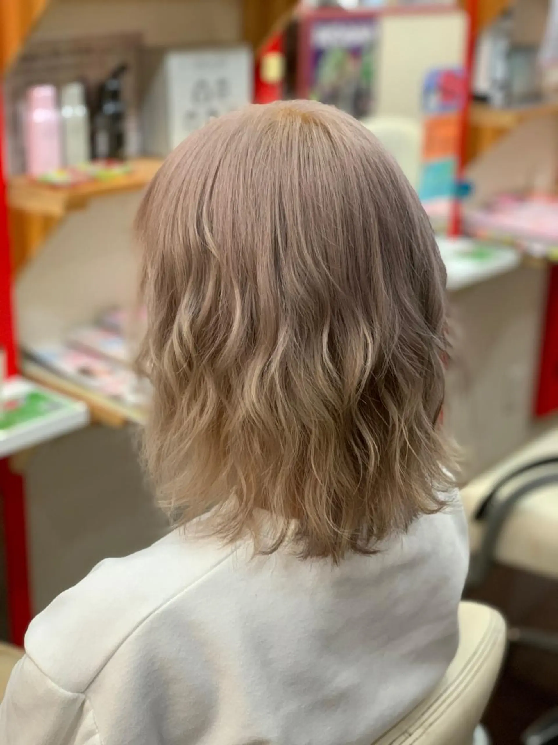 ミディアム ヘアカラー たけい ゆうきのヘアスタイル
