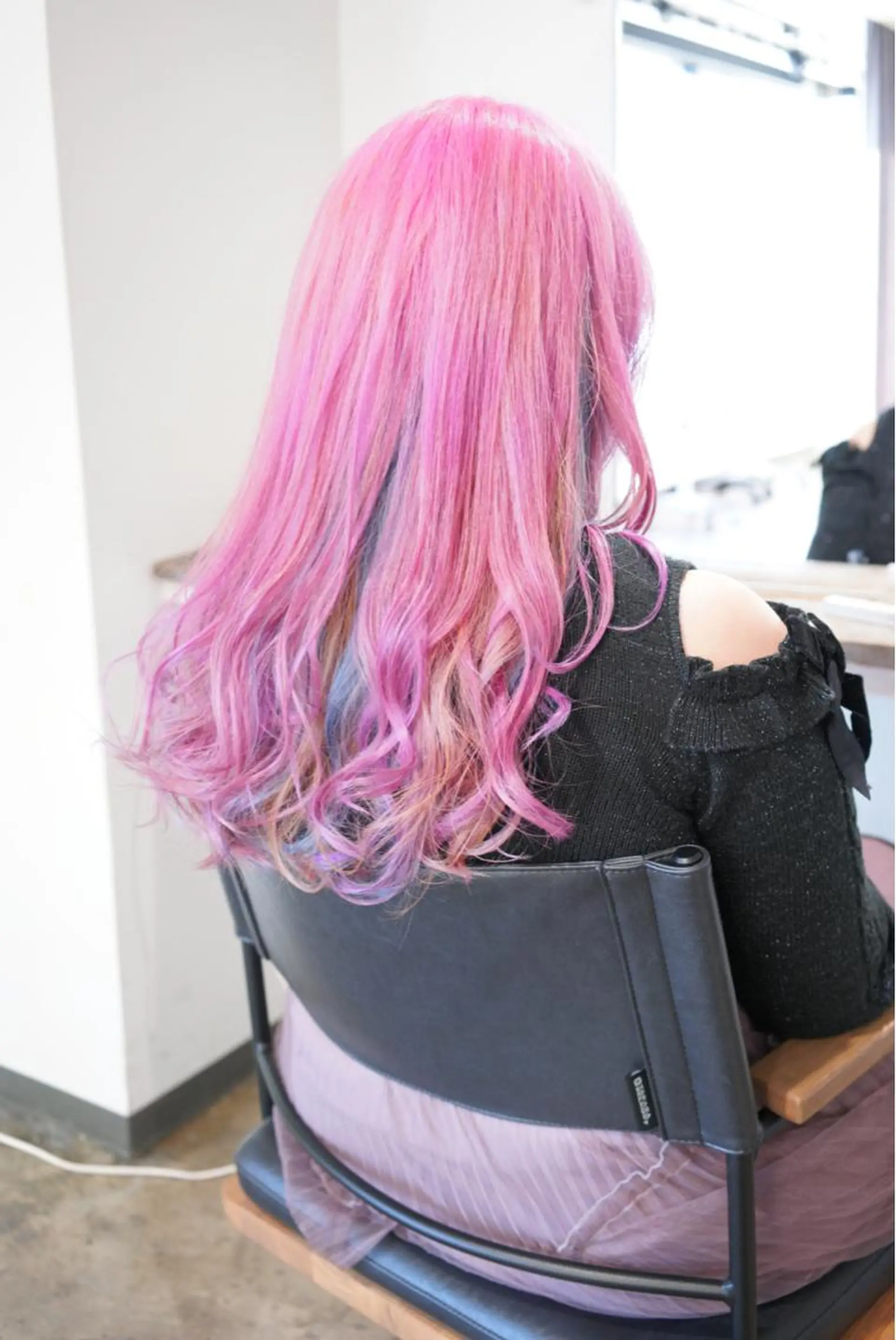 ロング カラー ピンクカラー ユニコーンカラー ヘアカラー トリートメント ハイトーン/レイヤー /ケアブリーチ石川治のヘアスタイル