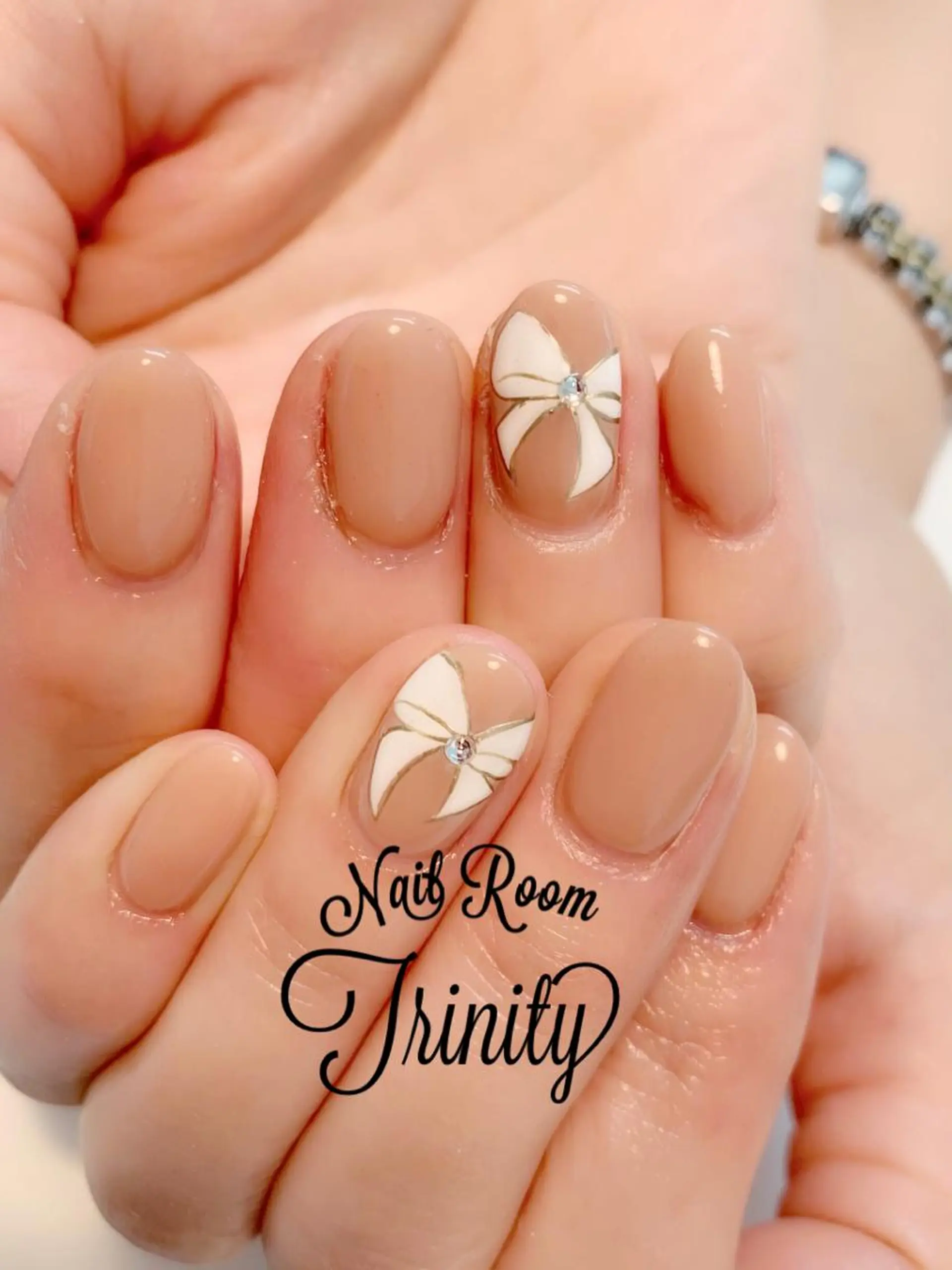ネイル ハンドネイル Trinity ネイリストスタッフのネイルデザイン