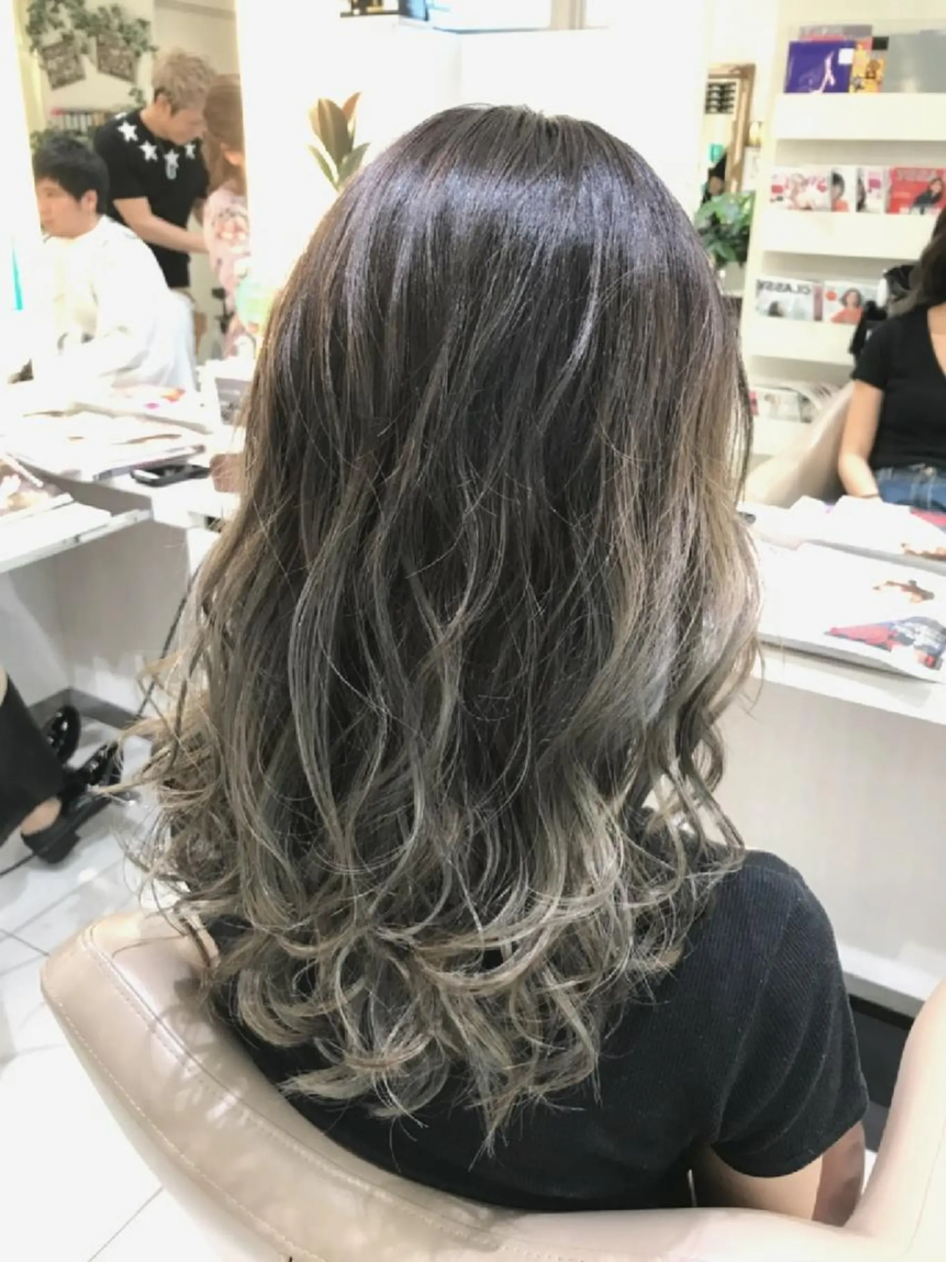 セミロング カラー グラデーションカラー グレージュ ヘアカラー ＡＳＨ 大宮のヘアスタイル