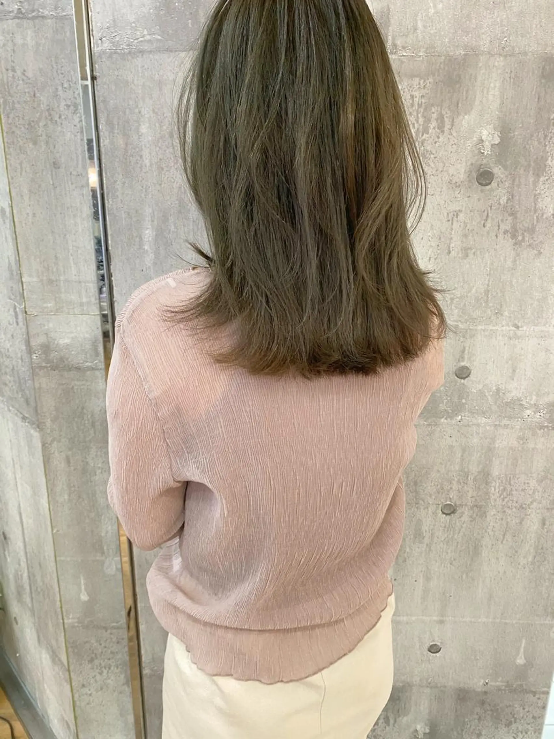 ミディアム カラー ベージュカラー カット ヘアカラー トリートメント 髪質改善ｶﾗｰ ｹｱﾌﾞﾘｰﾁ/ﾀﾑのヘアスタイル