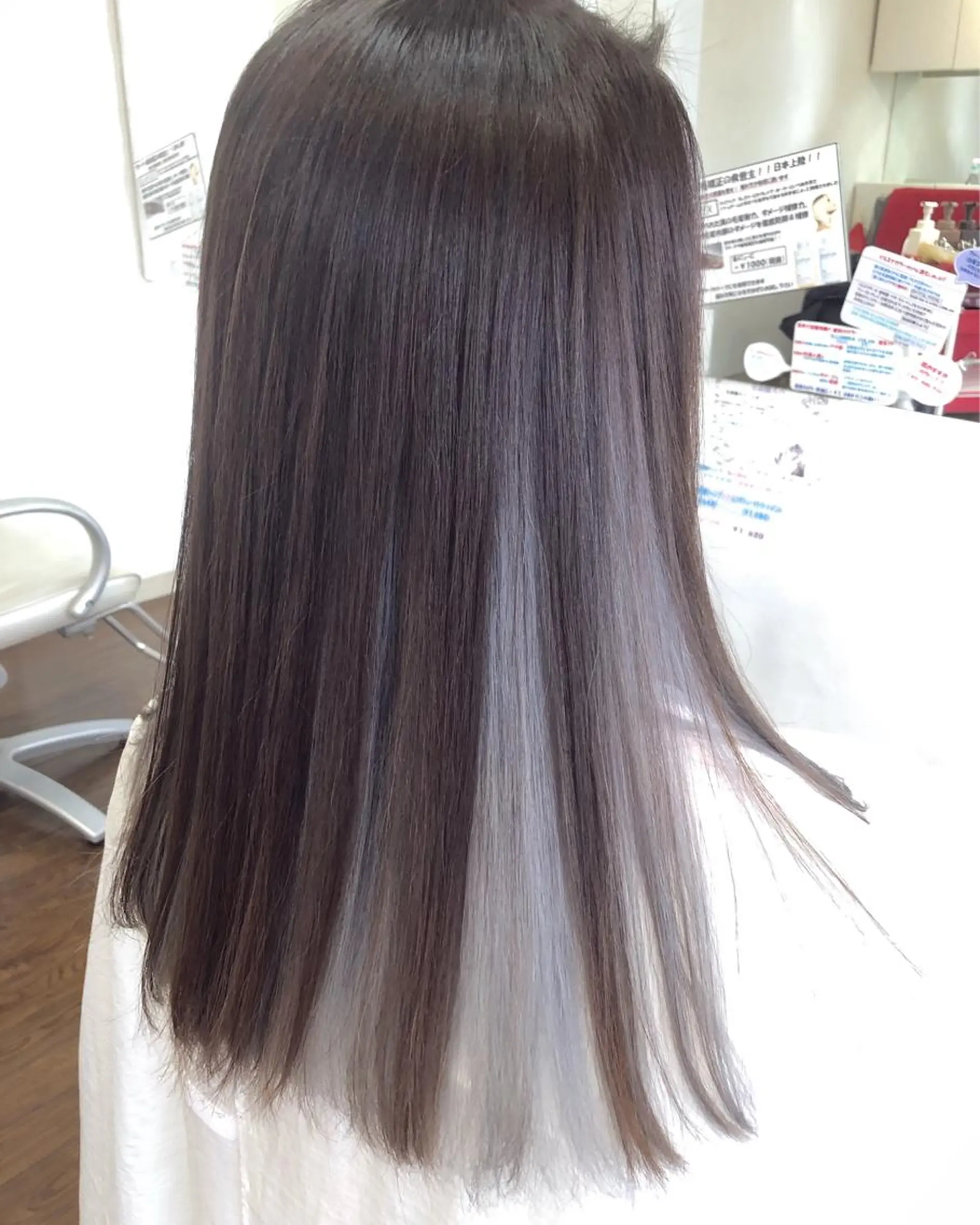 セミロング カラー ブリーチ インナーカラー ヘアカラー 萩原 博のヘアスタイル
