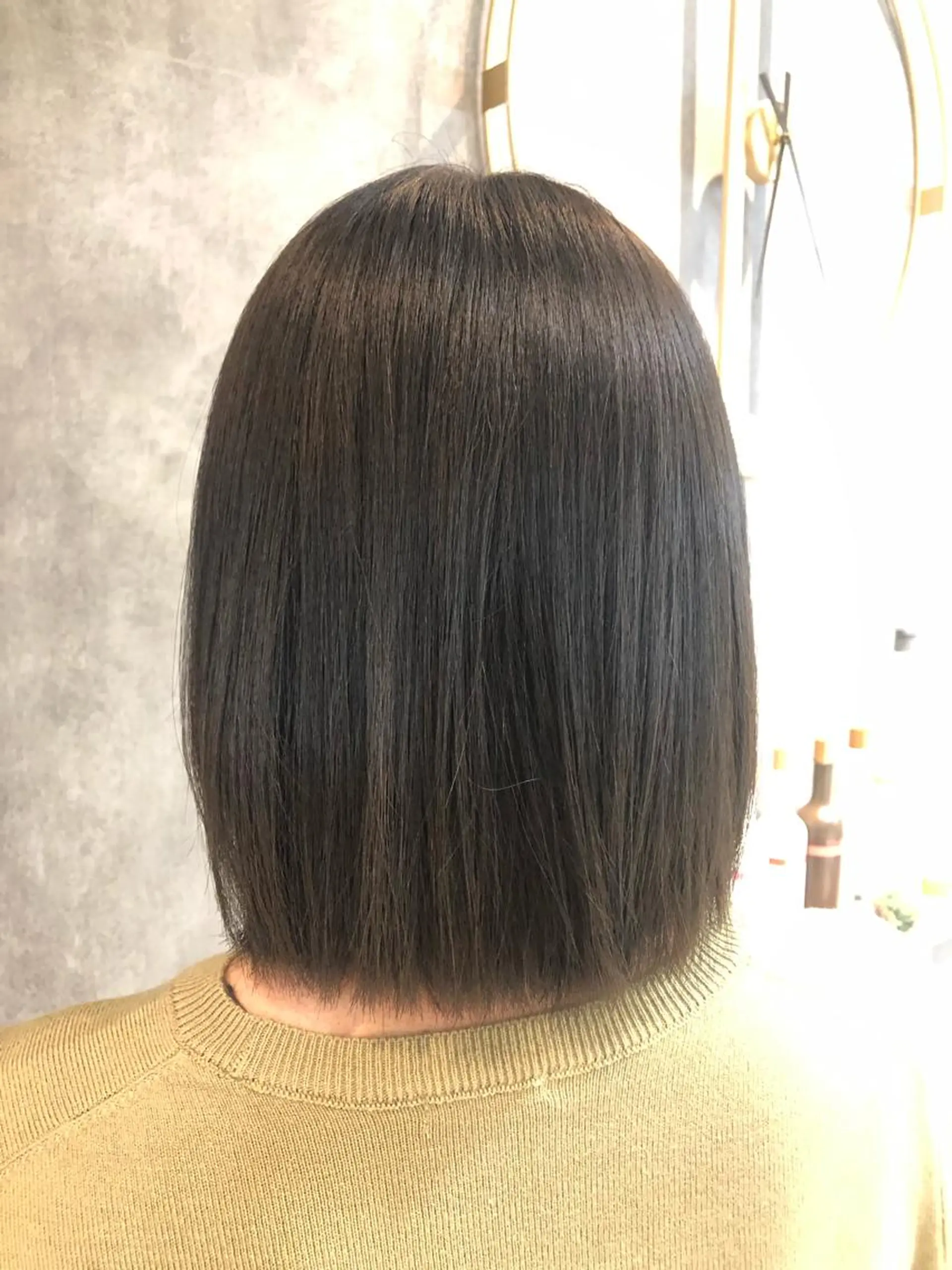 ショート 切りっぱなしロブ 外ハネヘア トリートメント 徳光 辰弥のヘアスタイル
