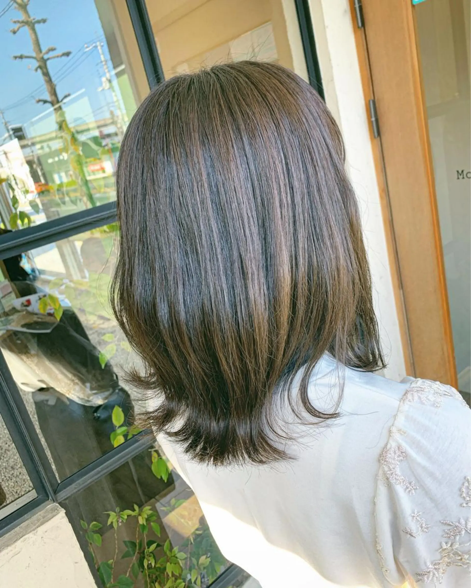 セミロング カラー ベージュカラー ブリーチ ブリーチなしカラー オリーブベージュ オレンジ ヘアカラー Morpho Hair Product所属・井上 花音のヘアスタイル