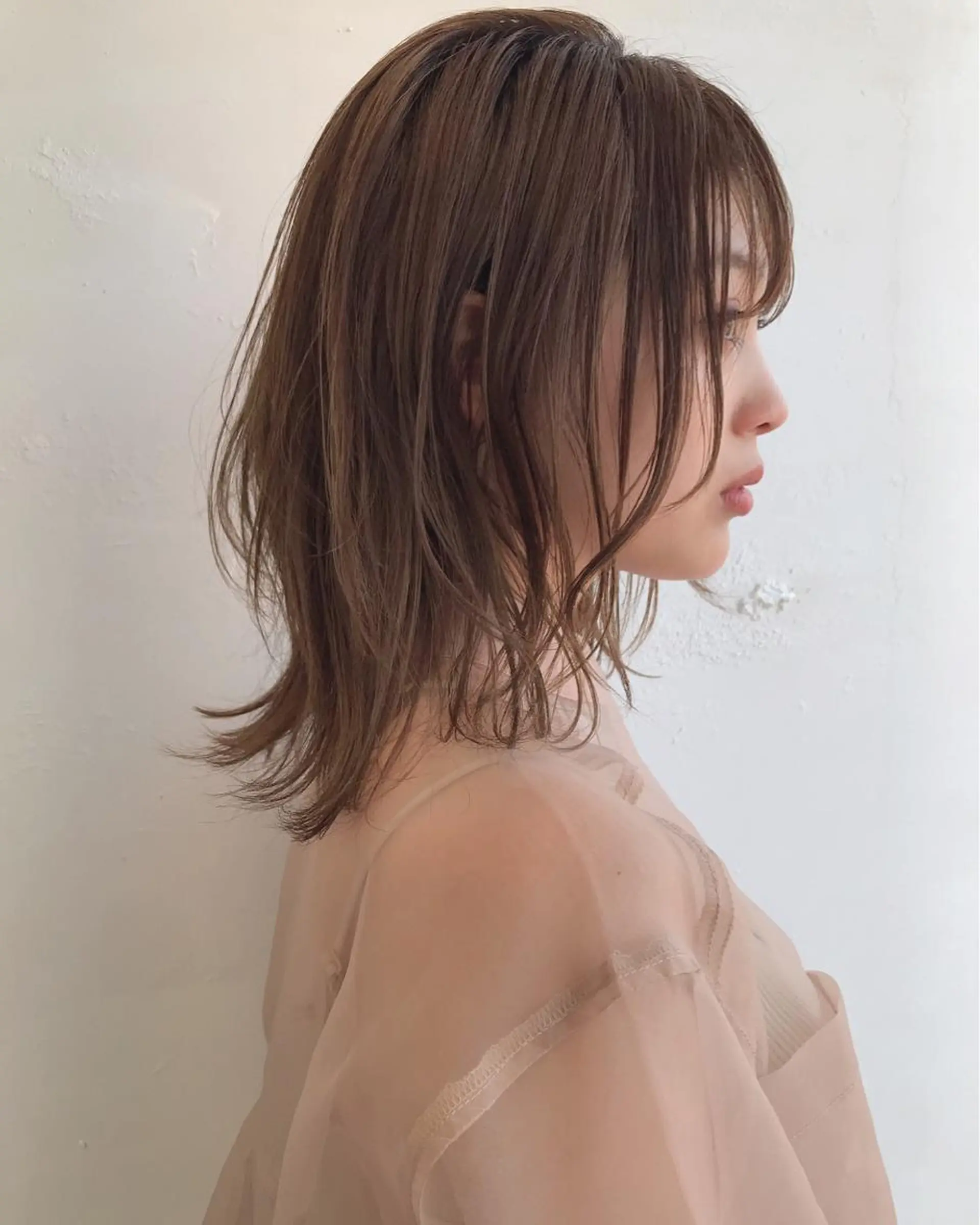 ミディアム レイヤーカット ウルフカット ウルフレイヤー 鎌倉 彩のヘアスタイル