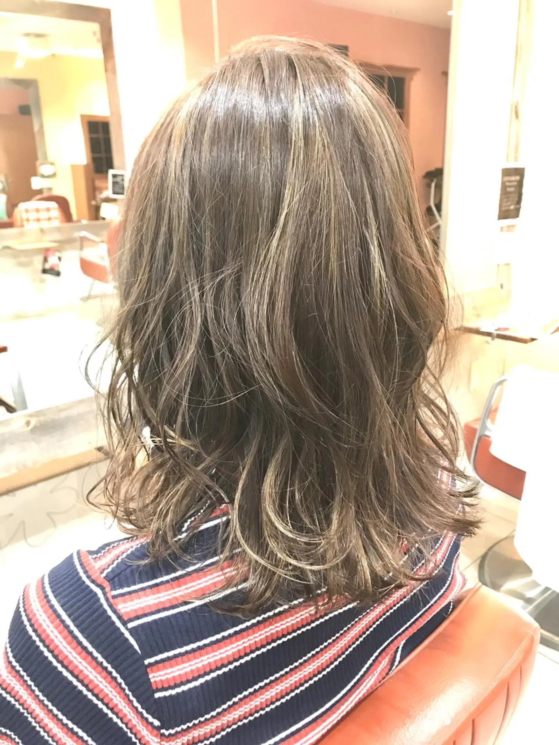 ミディアム カラー パーマ ミディアムパーマ 透明感カラー ハイライトカラー ボブ くせ毛 増子 幹樹のヘアスタイル