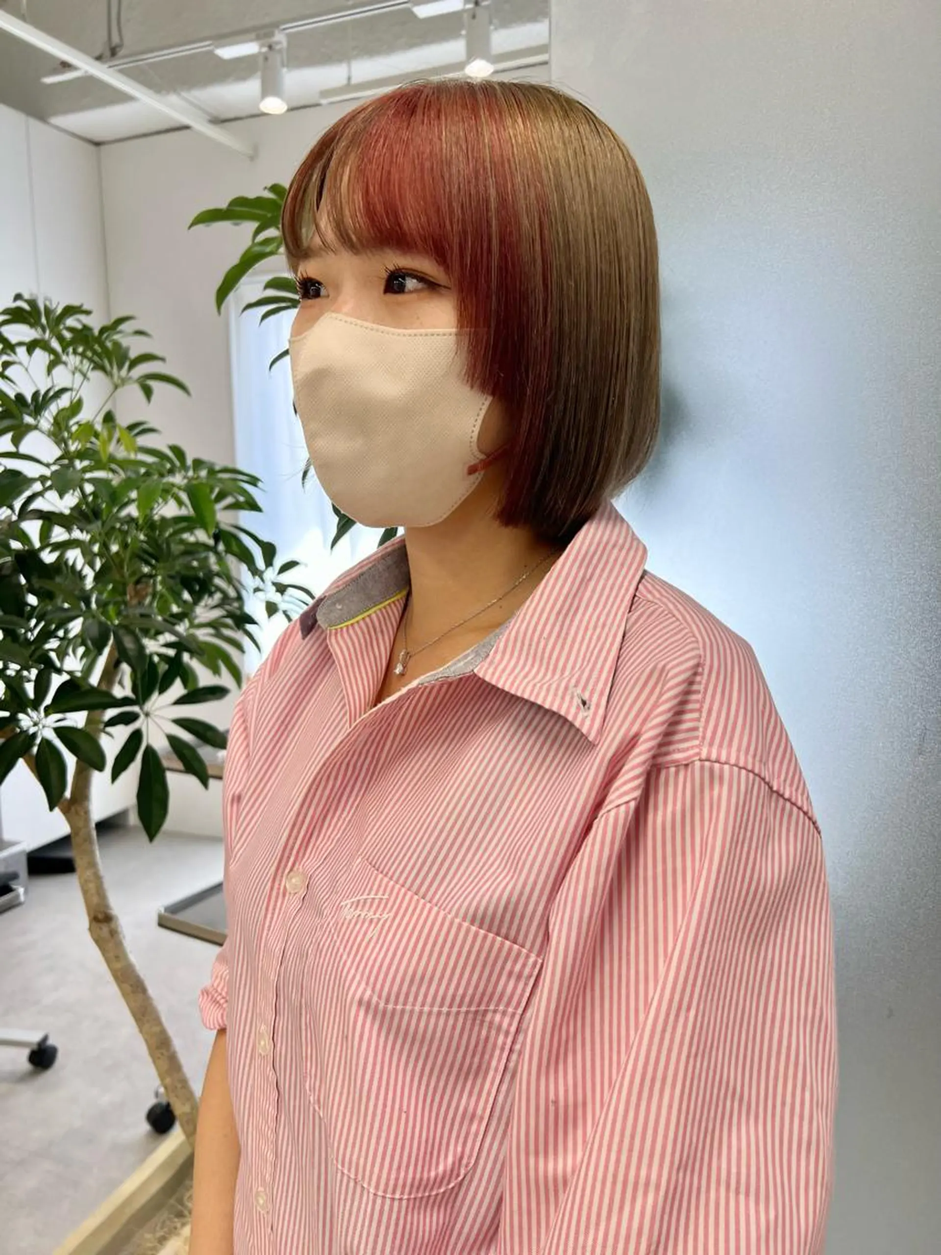 ショート カラー 顔周りカット Oasisgarden所属・レイヤー/ブリーチ MOMOのヘアスタイル