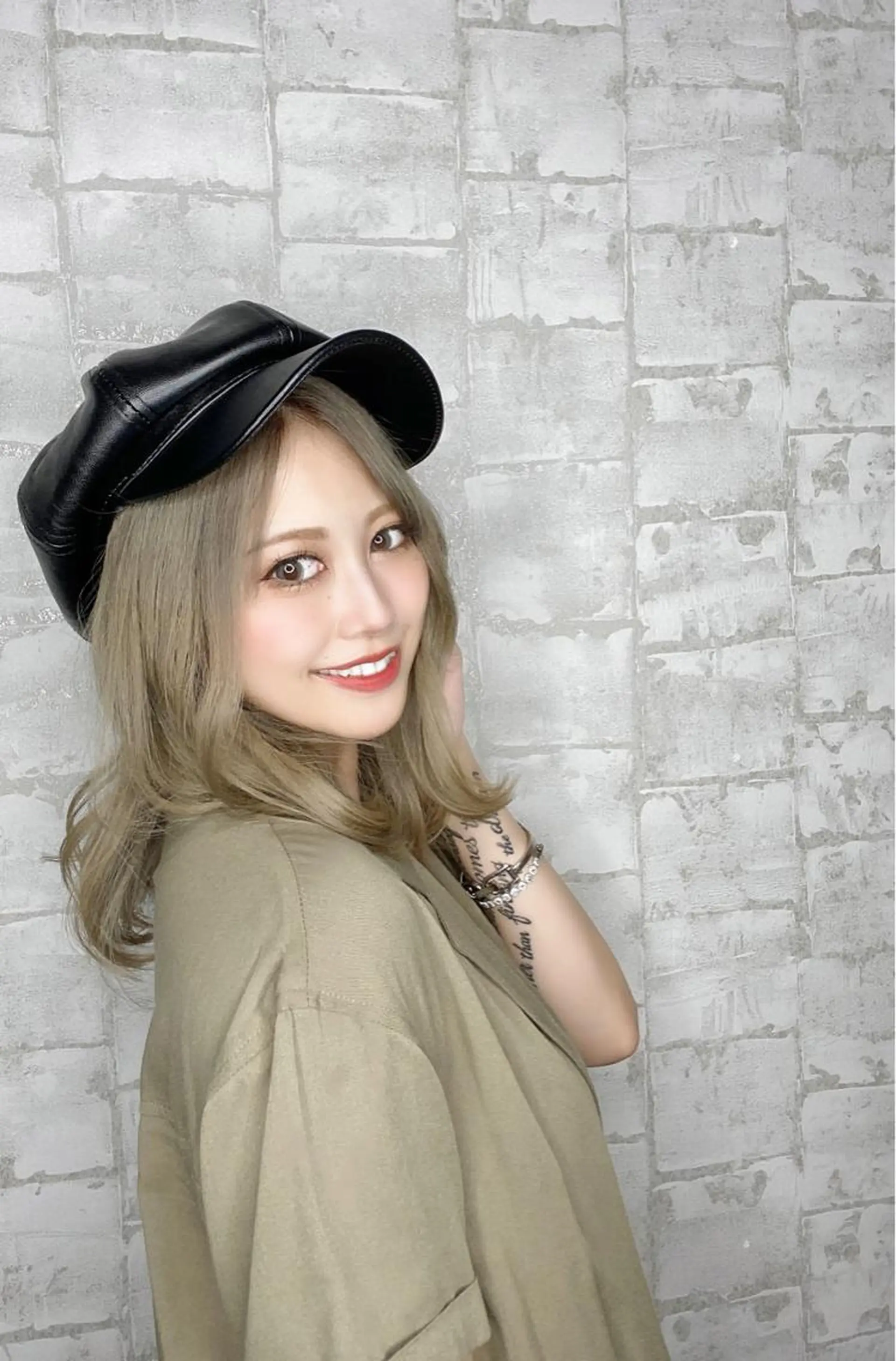 ミディアム カラー ブリーチ 透明感カラー デート BOOTH share saron所属・今井 勝也のヘアスタイル