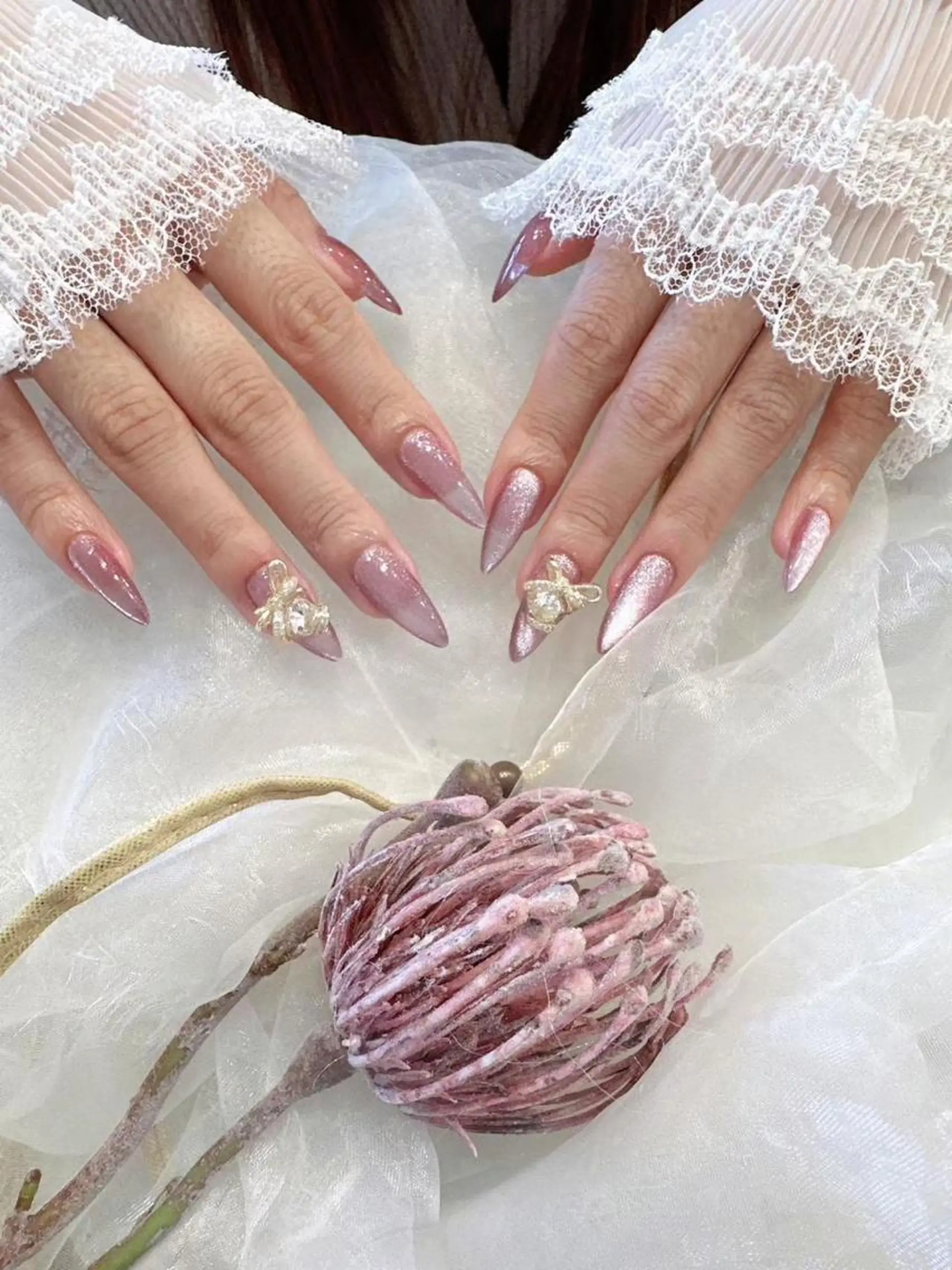 ネイル マグネットネイル ピンク 春ネイル ワンホンネイル Babarla Nailのネイルデザイン