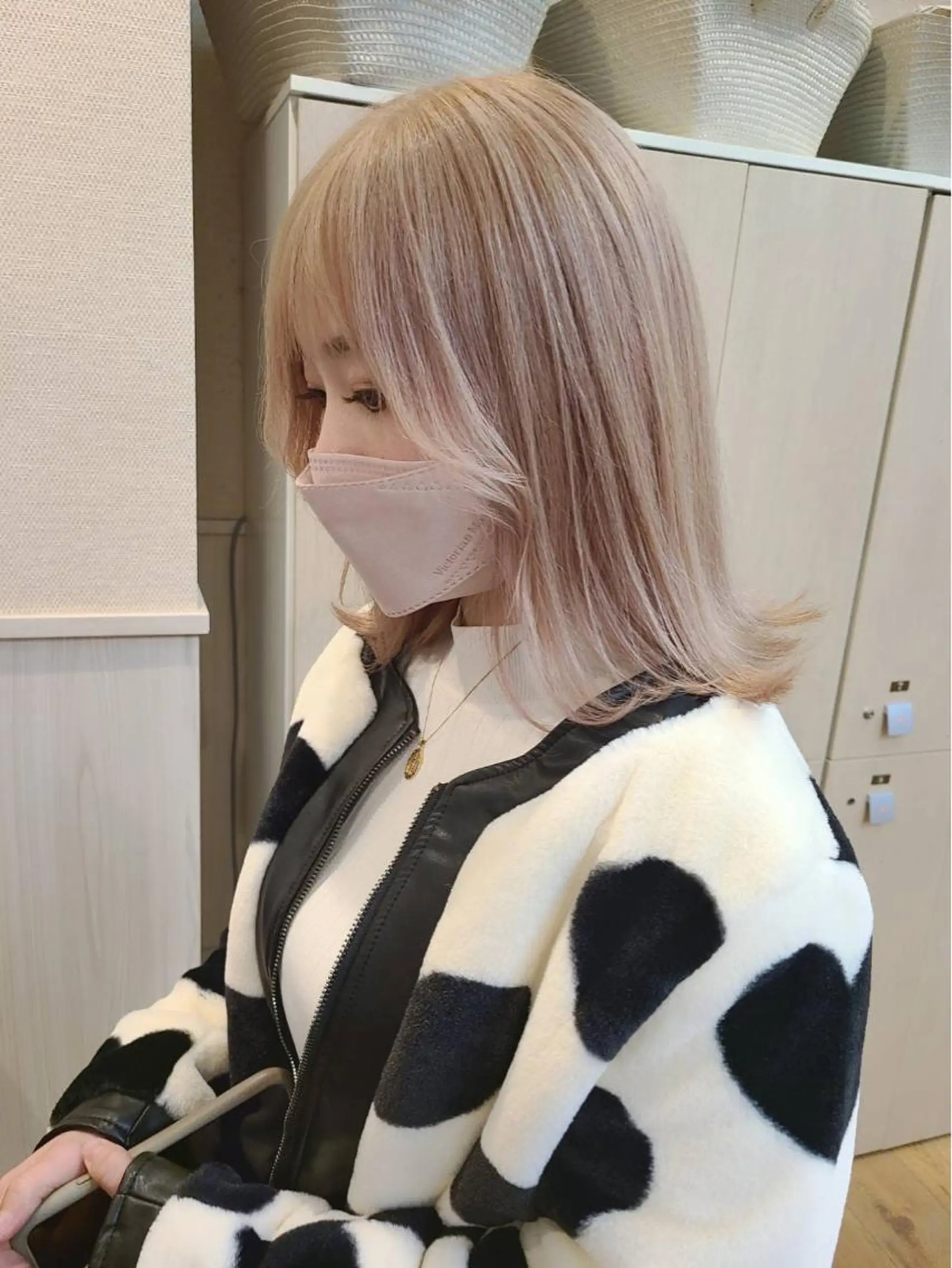 カラー ベージュカラー ホワイトベージュ NUMBER 天王寺YUYAのヘアスタイル