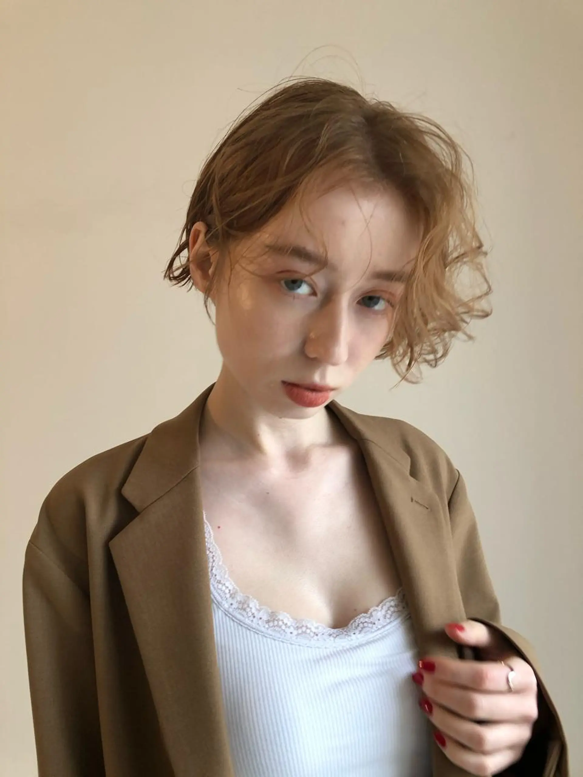 ショート カラー THE DAY所属・AKI HASHIMOTOのヘアスタイル