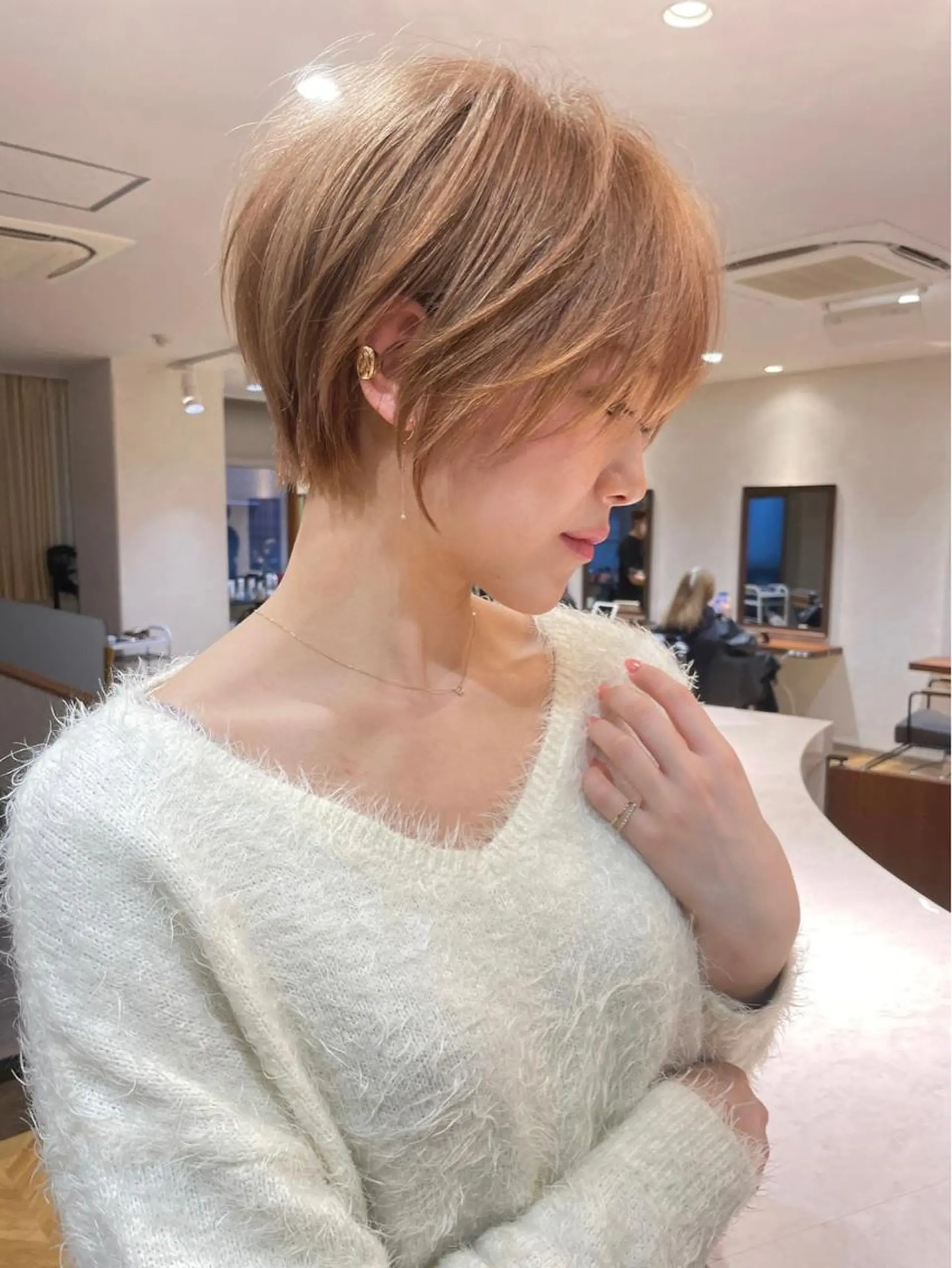 ショート ショートボブ ボブ 顔周りカット ショートヘア 小顔カット ヘアカラー トリートメント 💛美髪ハイトーン LEON🩶のヘアスタイル