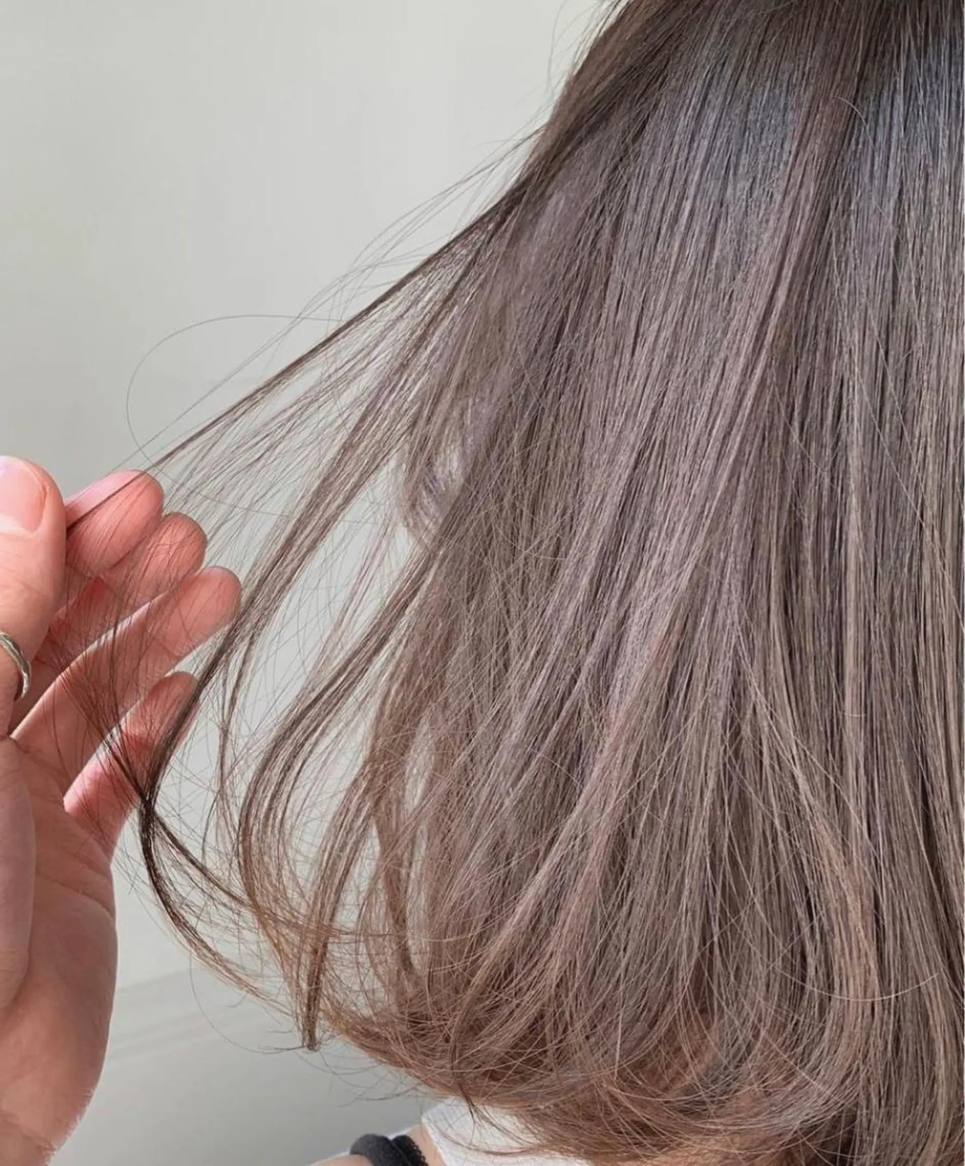 セミロング カラー パーマ ヘアアレンジ キッズ ネイル マツエク・マツパ 透明感カラー 古賀 侑磨のヘアスタイル