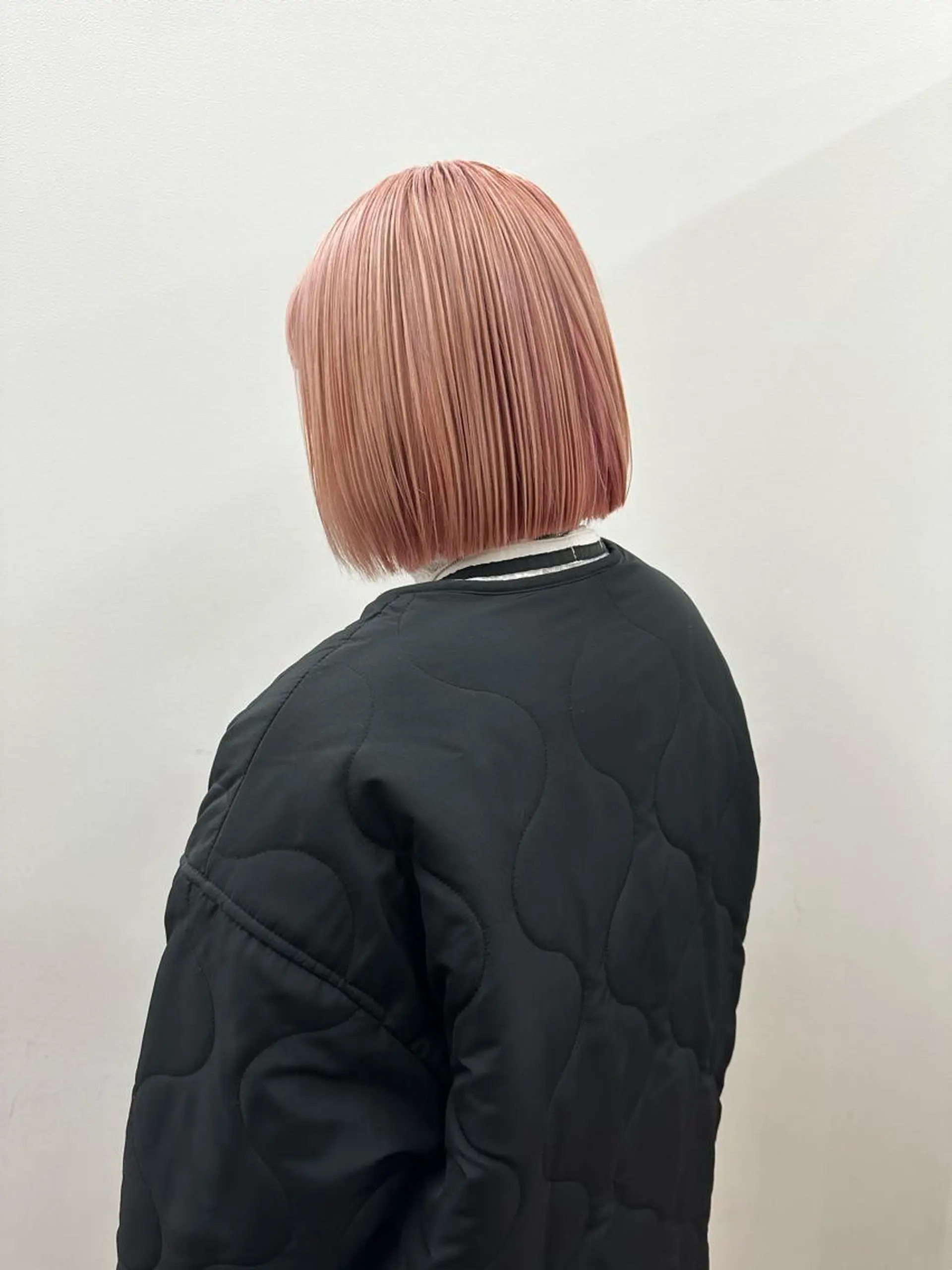 ショート ヘアカラー 青木 芽生のヘアスタイル