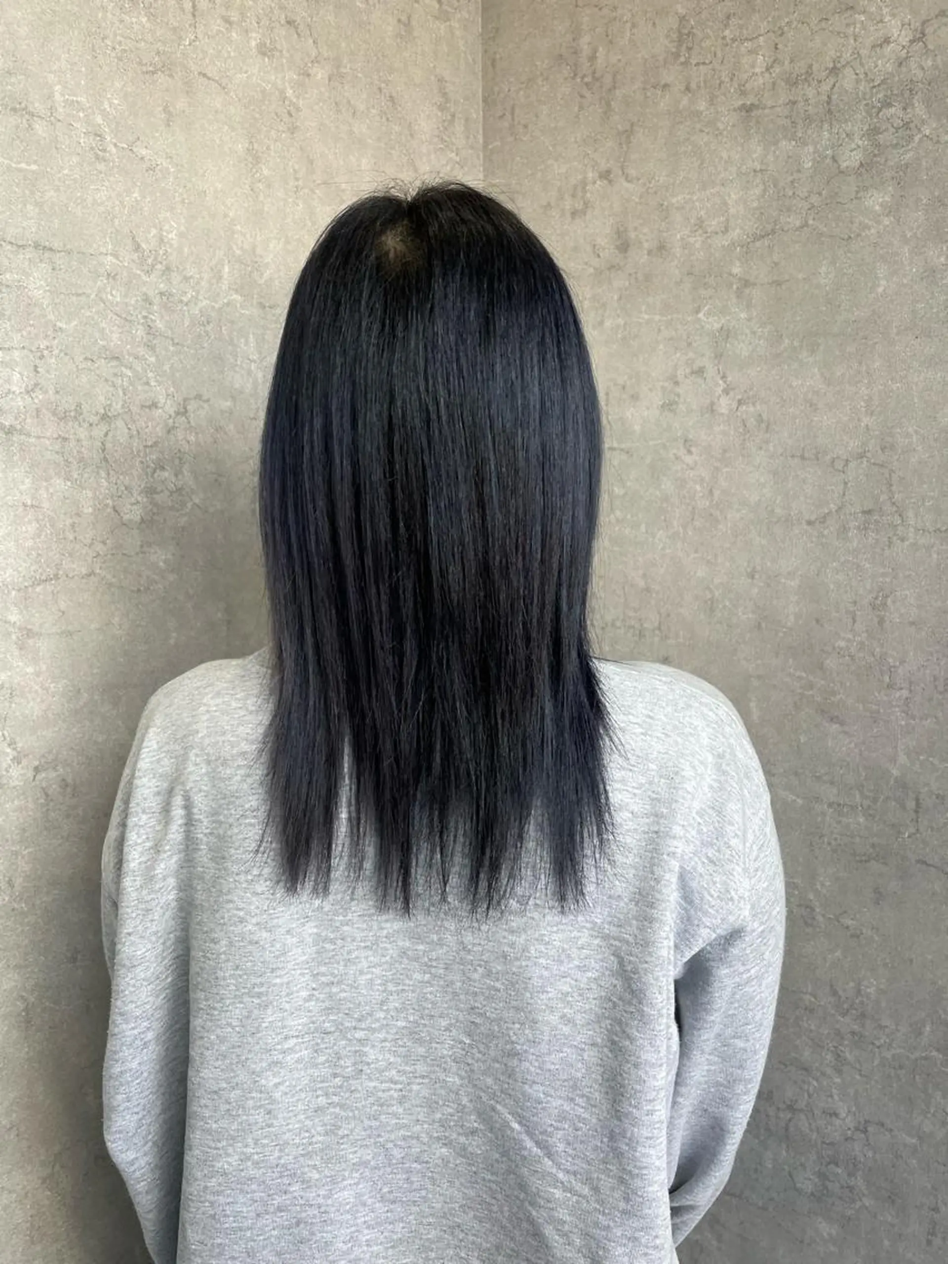 カラー 黒髪 ブルーカラー ブルーブラック 透明感カラー 丸山 雷世のヘアスタイル