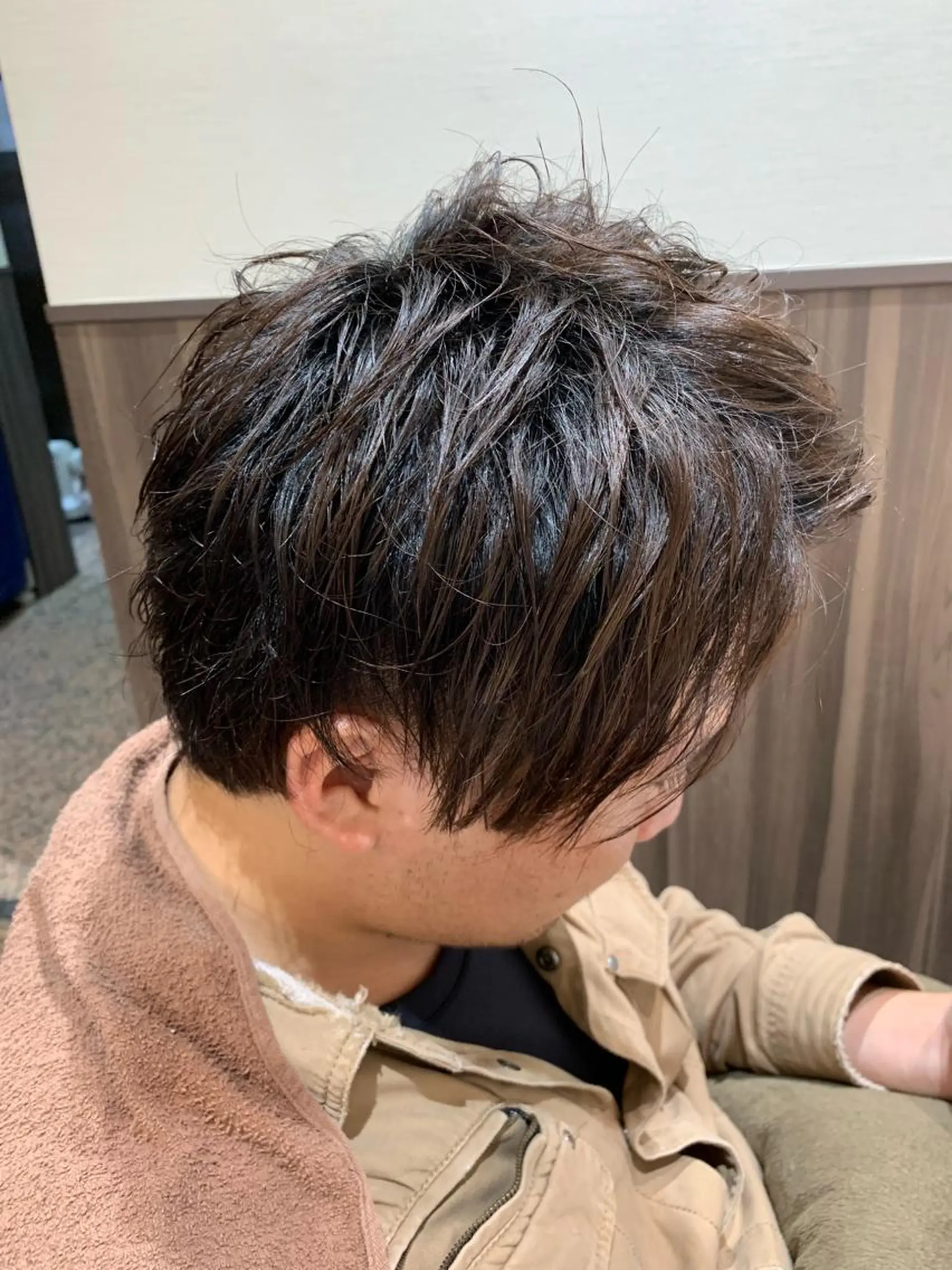 ミディアム パーマ メンズ センターパート マッシュ IwAsh中山所属・✂︎中山ブリーチ・ パーマ✂︎露木智也のヘアスタイル