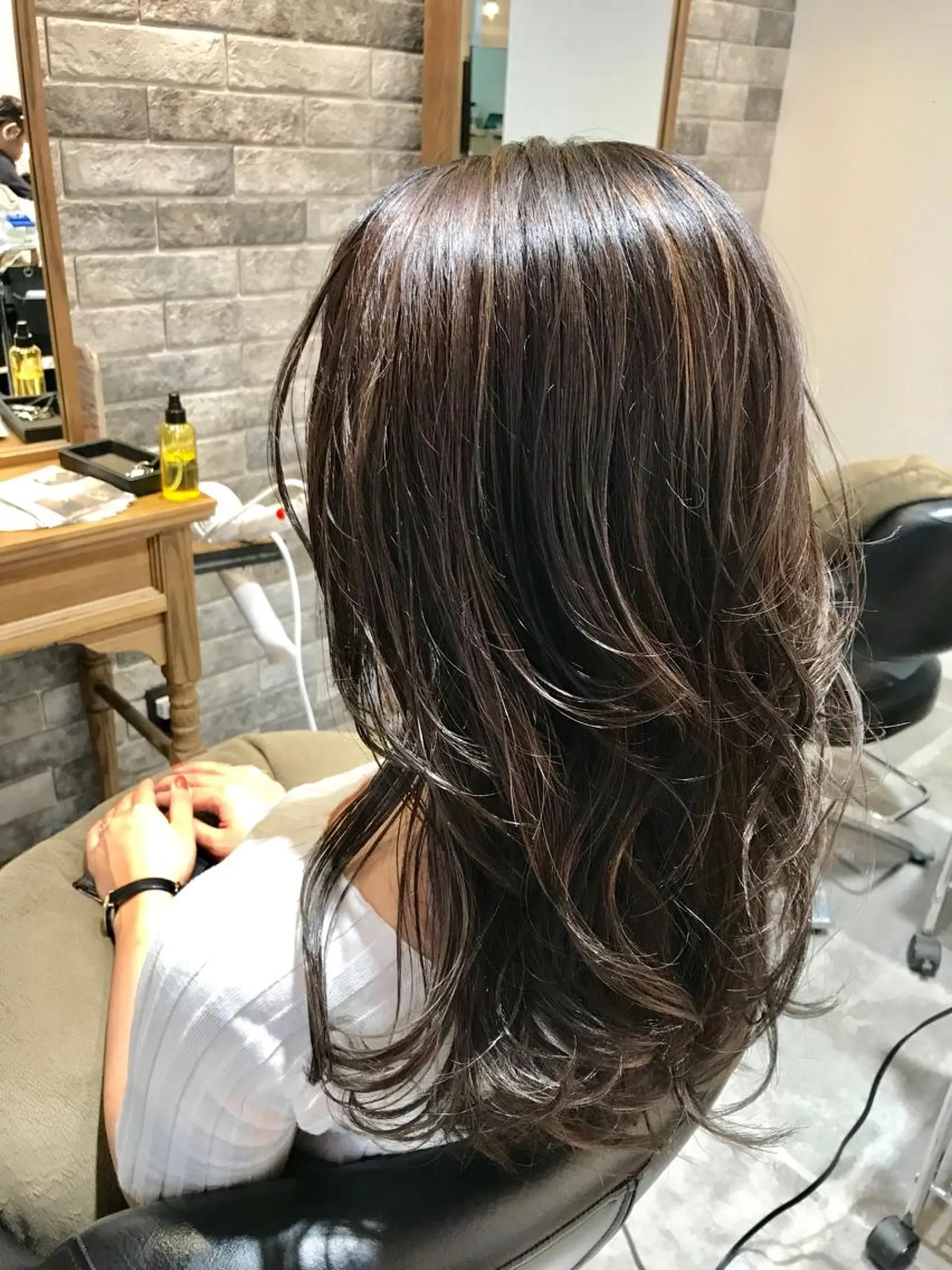 セミロング ハイライト カット ヘアカラー トリートメント 所渉/韓国レイヤー /ウルフカットのヘアスタイル