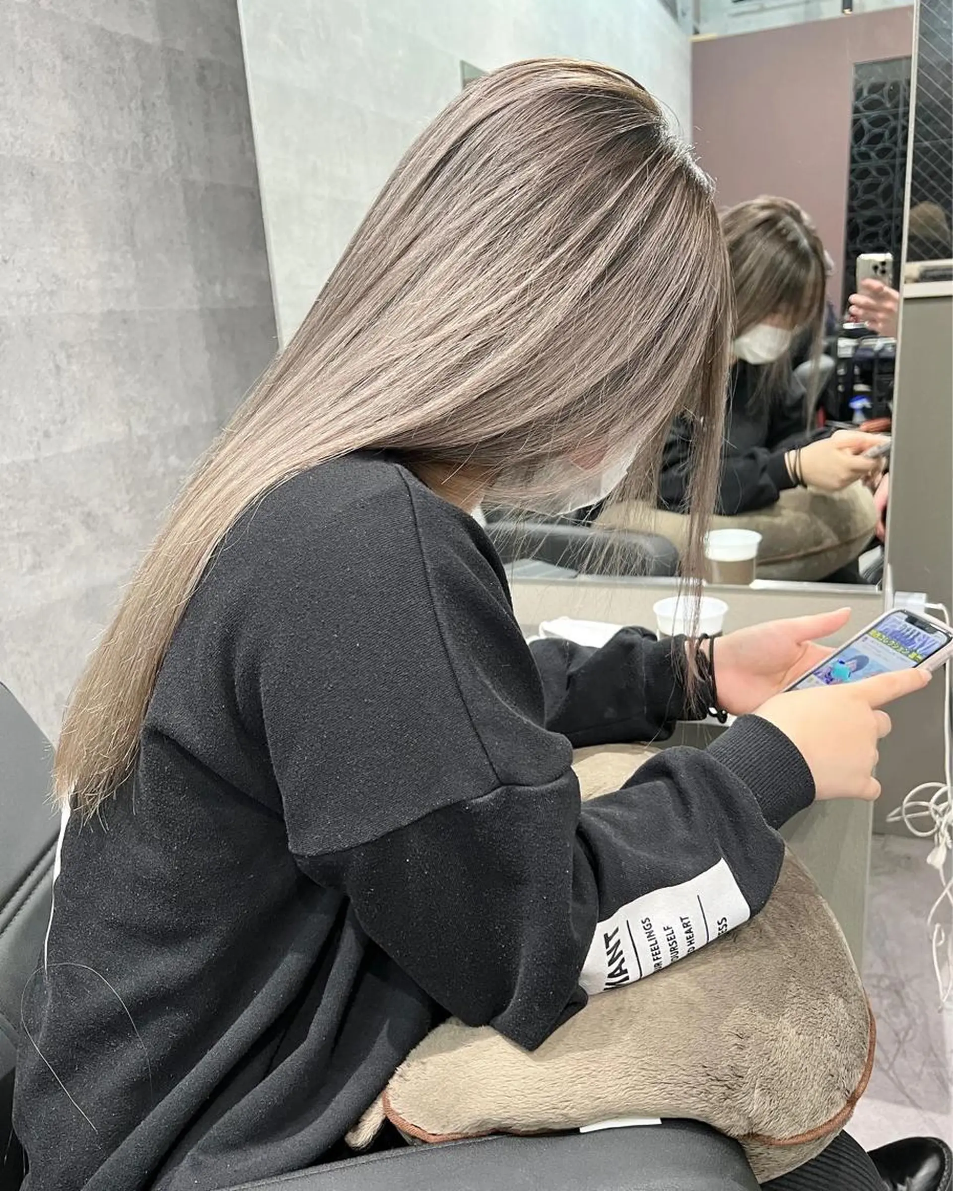 ロング カラー バレイヤージュ レイヤーカット Via officialのヘアスタイル