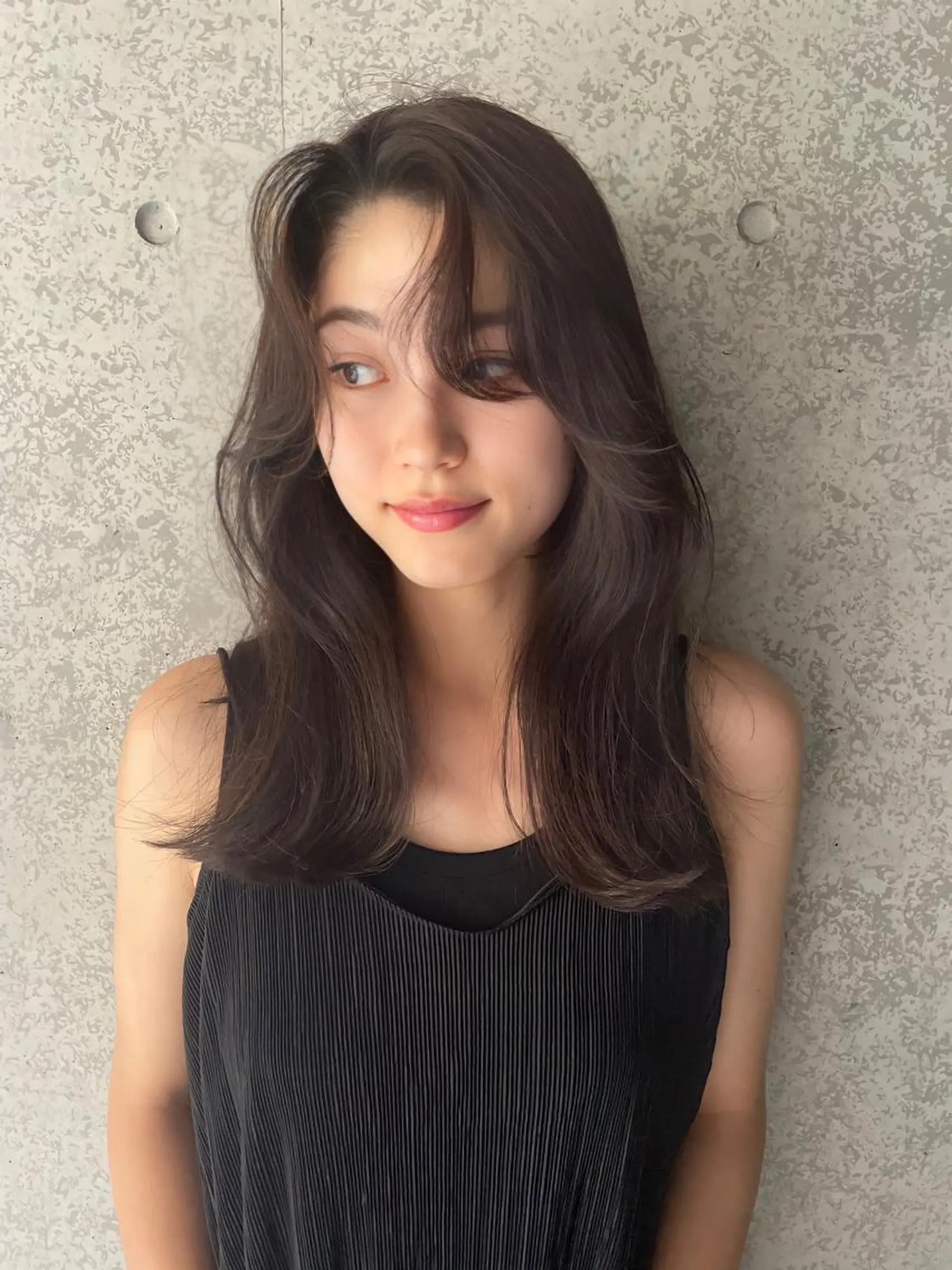 セミロング カラー 透明感カラー グレージュ くびれヘア LEANE THE TOKYO所属・レイヤーカット無料/ 青山/荒谷進介のヘアスタイル